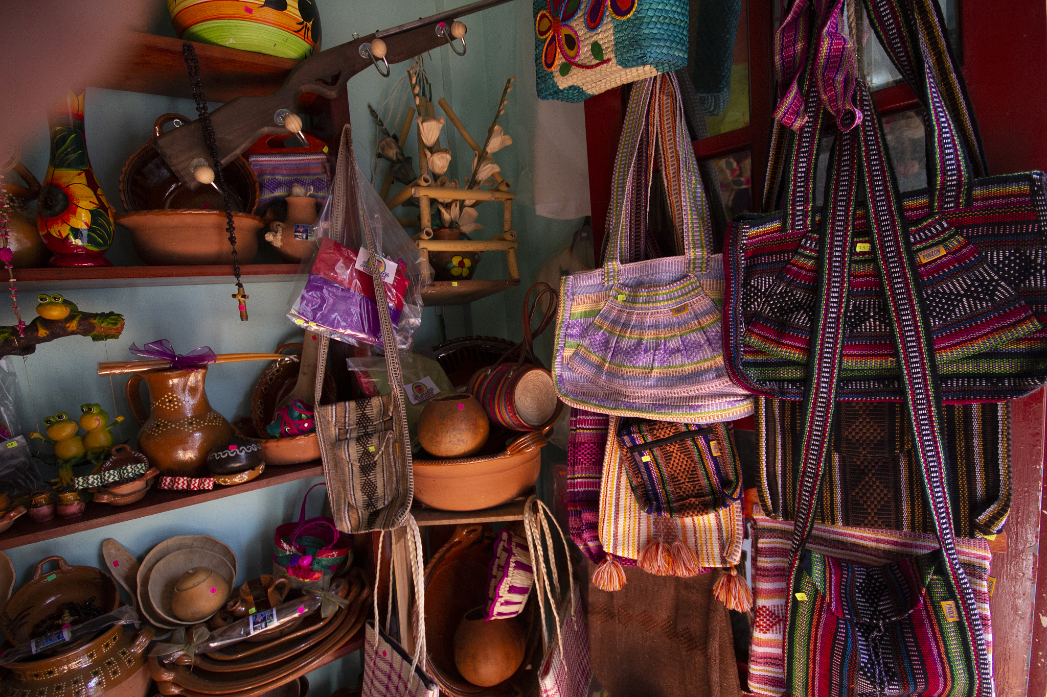 云南旅游购物指南：精选当地特色商品，带回家一份美好回忆