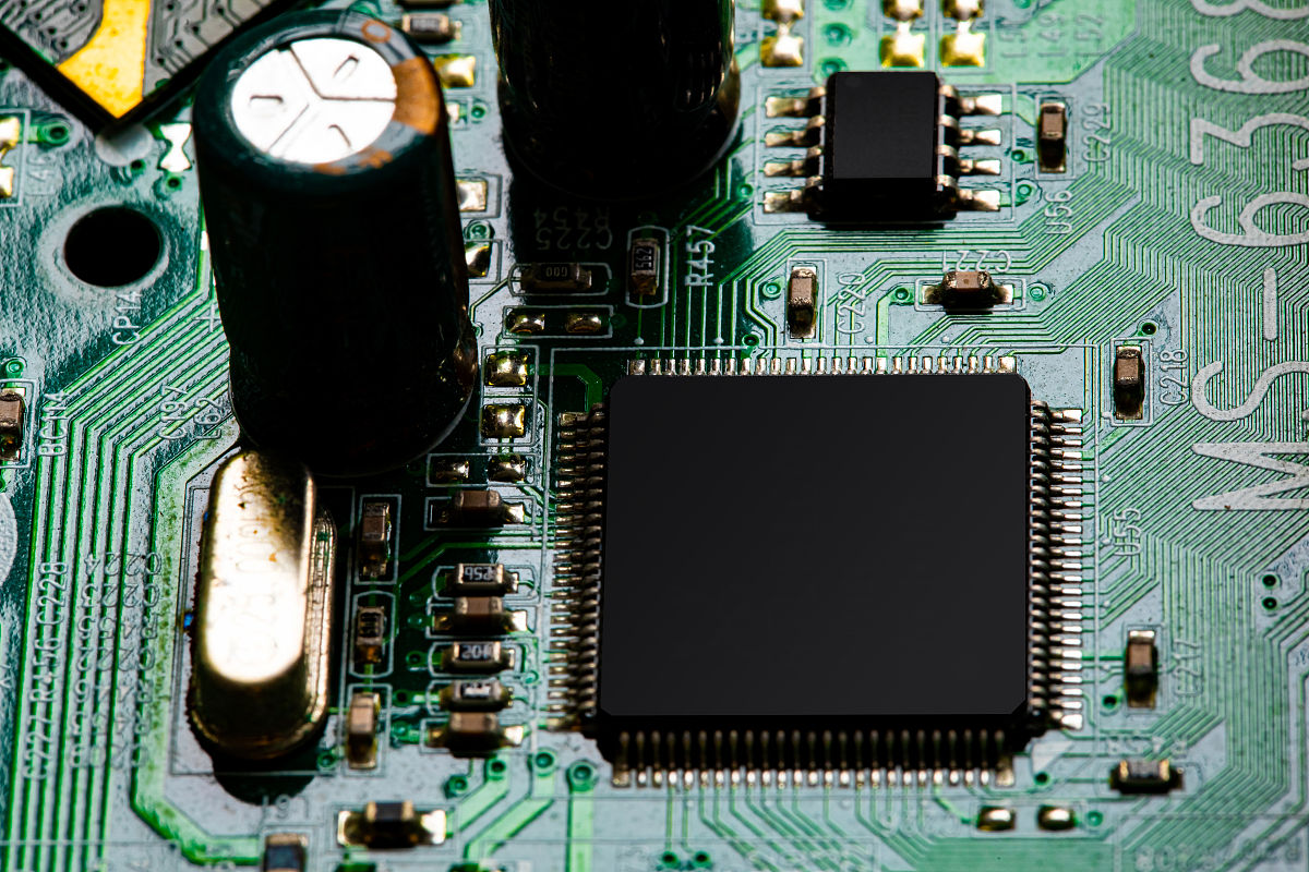 芯片硬件最小系统详解：构成与功能解析