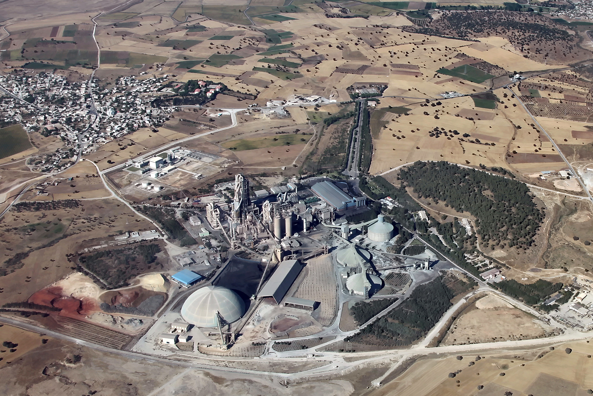 分析美国在秘鲁的石油项目要详细分析时间不要早于2020年