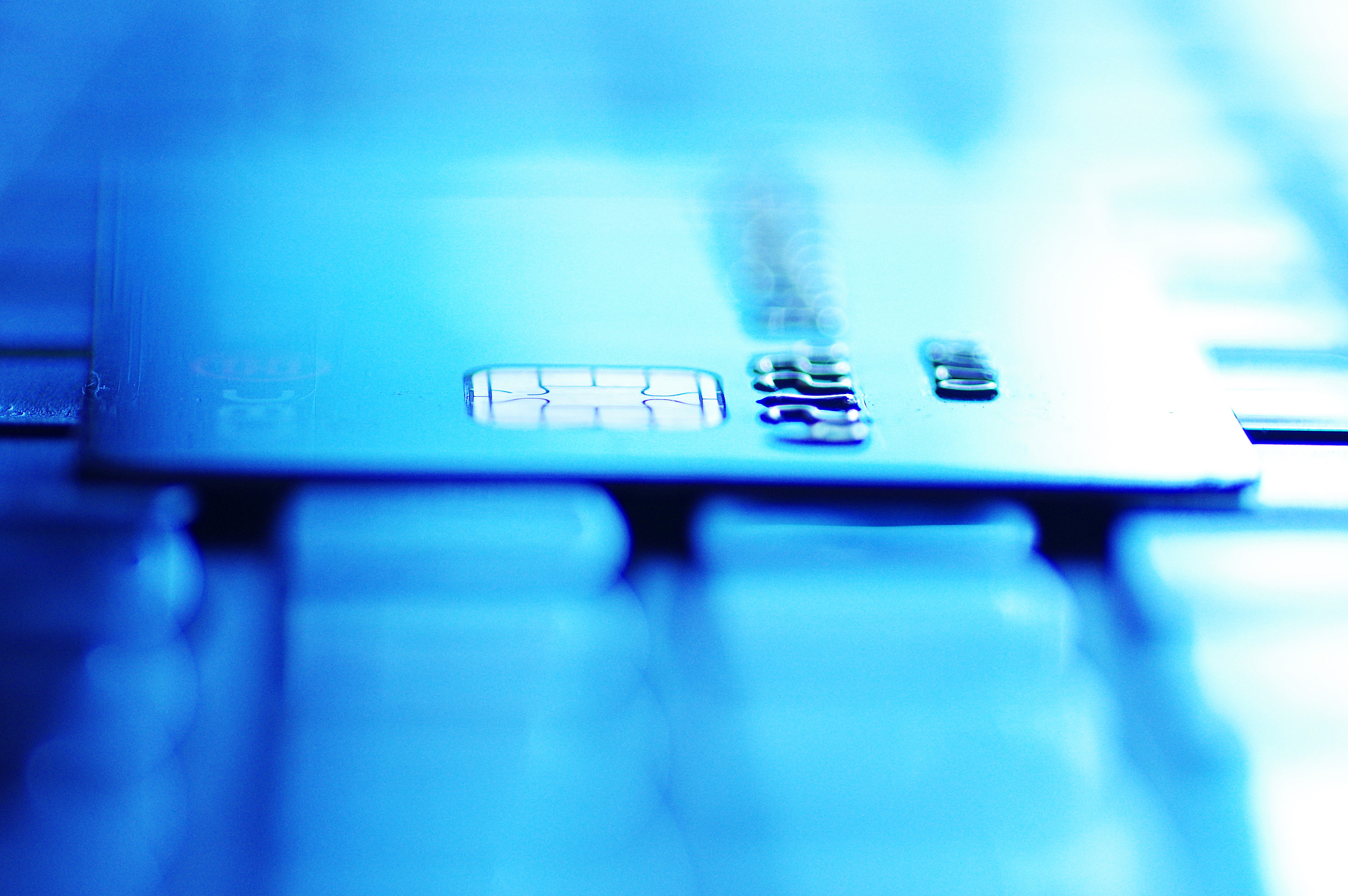 充值5万提现5万一天的银行卡限额10万就算用完了吗？还是充值和提现是分开算的？