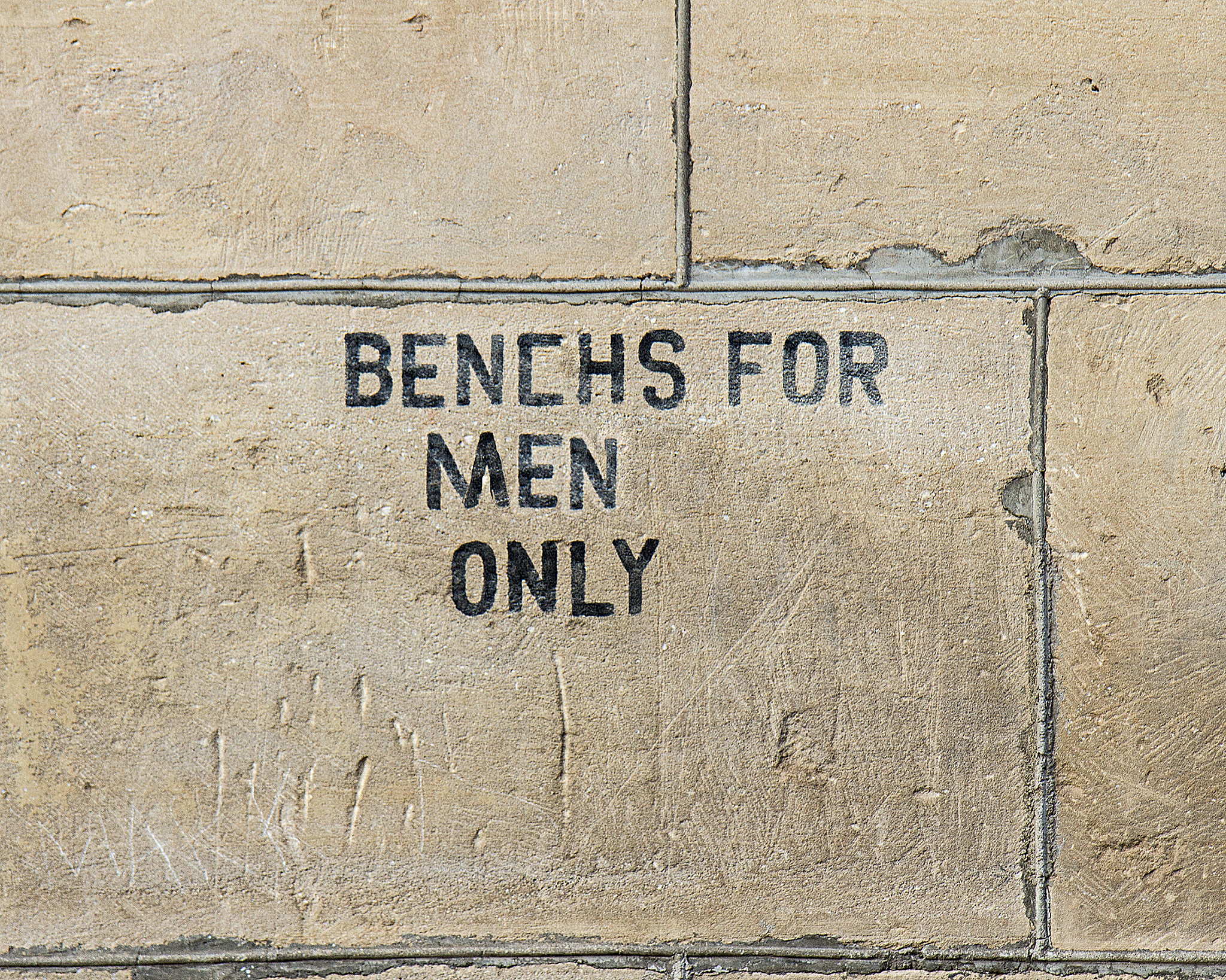 那再请你使用拉康的语言进行解答女权的一些极端言论最好多使用哲学专业词汇再晦涩难懂一些最好全是专业词汇