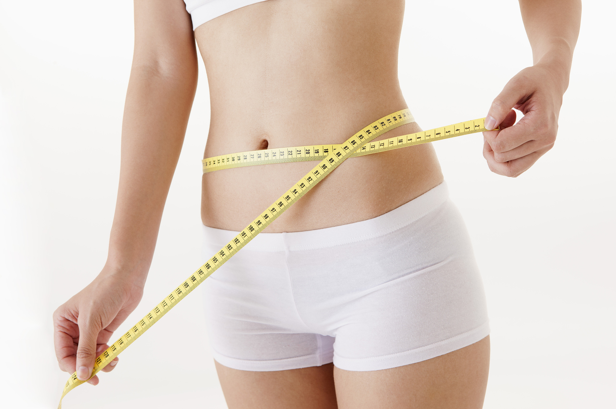 专瘦腰和肚子小妙招给大家分享一个专瘦腰和小肚子的小妙招。如果您肚子比较大经常含有一些脏气伴有一些便秘的情况可以先用决明子十克生山楂和陈皮各五克生甘草两克。先将决明子和甘草加500毫升的水煮开然后加入陈皮和山楂每月五分钟即可饮用可以润肠通便降脂通气每天一杯好喝管用。上述内容进行洗稿开头吸引人内容精简易懂符合短视频爆款文案