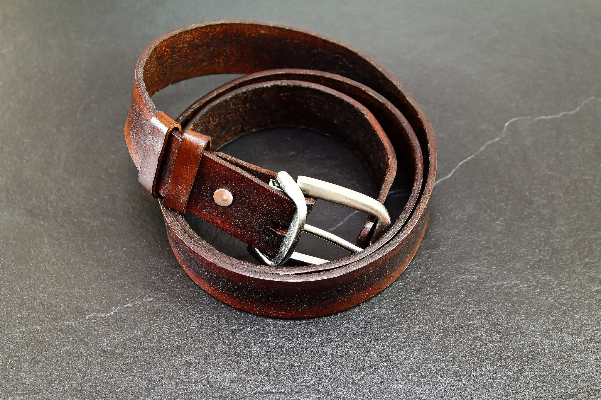 Vintage Casual Brown Leather Belt for Men: Handcrafted Style and Durability