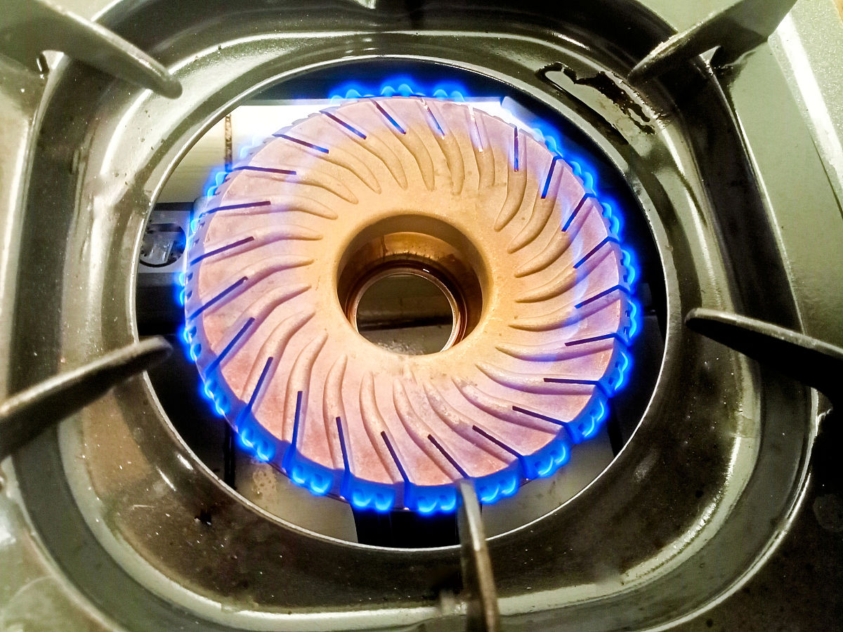 老板煤气灶打不着火什么原因，