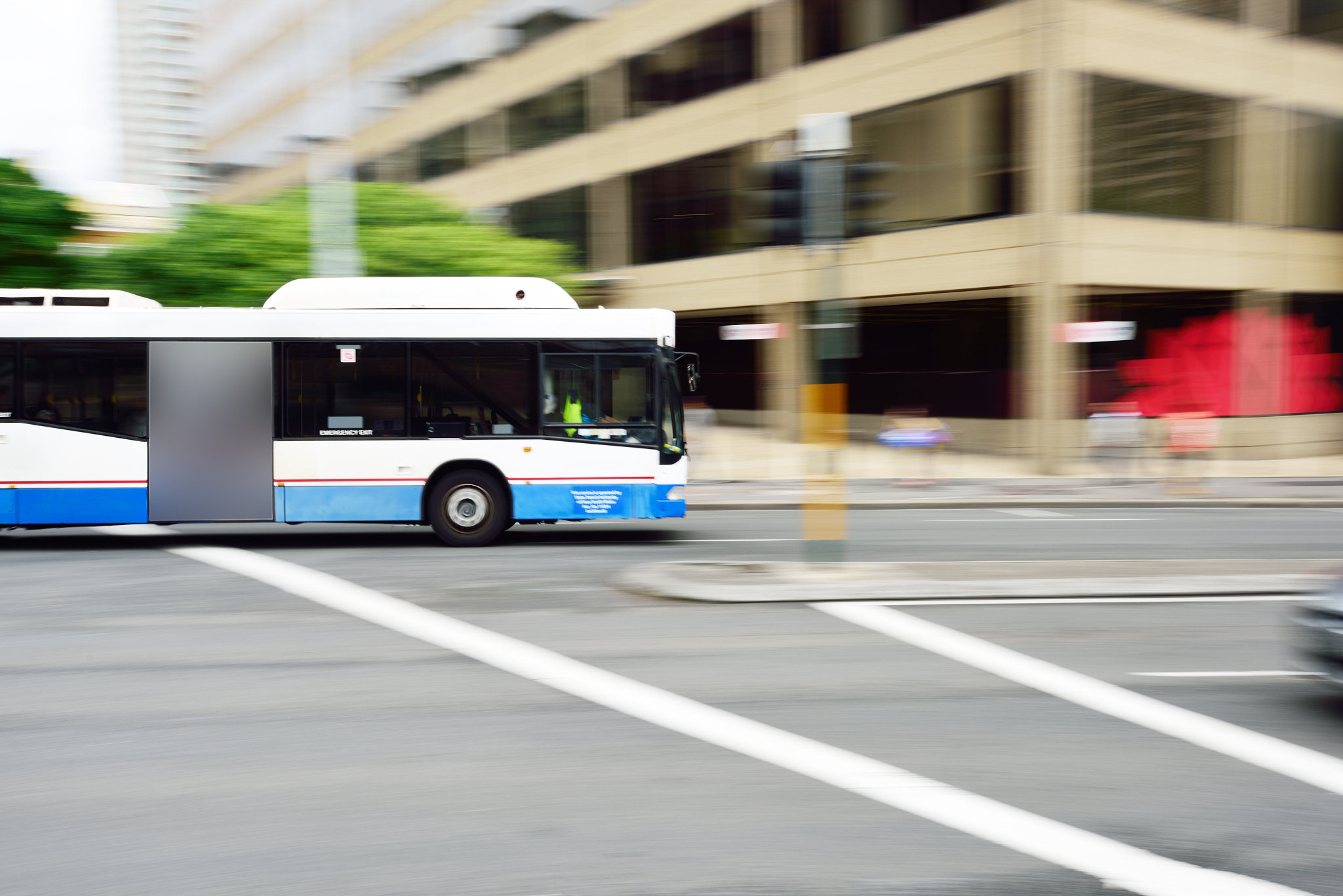 公共交通运营回答加拓展。