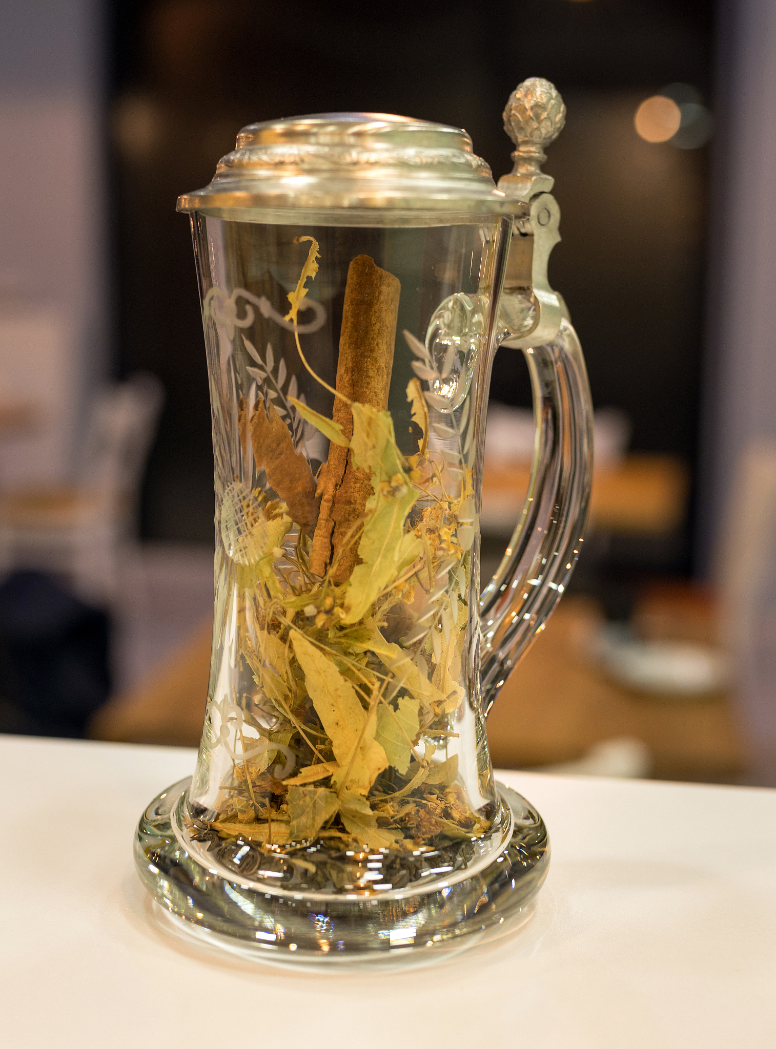 special french press te medicinal plant leaves