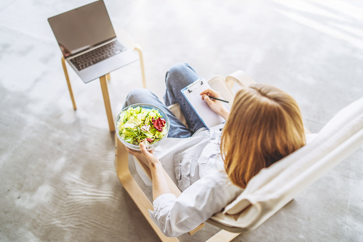 初中生报读重庆幼师专业学校就业好吗