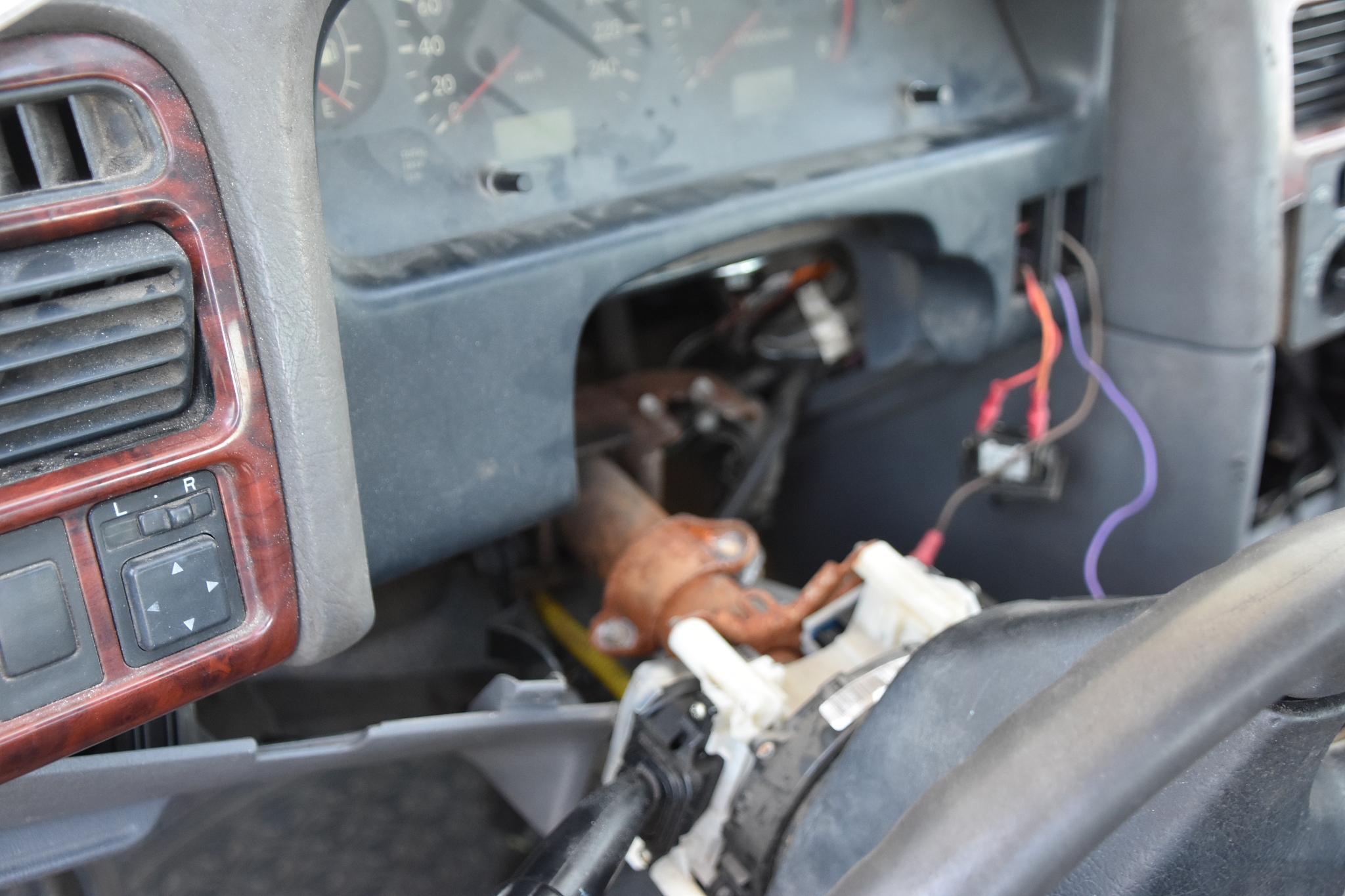 大众Polo主驾车窗控制故障，其他门无法控制，如何解决？