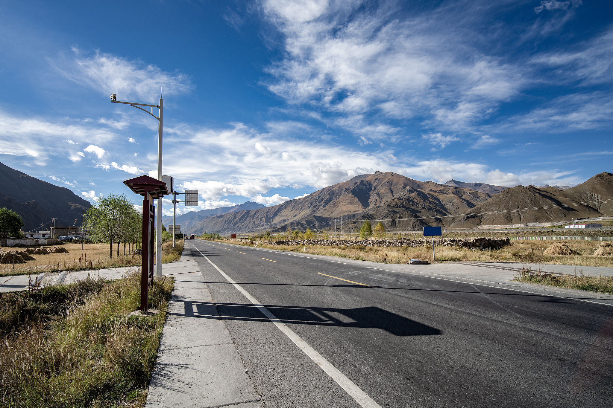 我交往了一个新女朋友我希望给女孩一个充满浪漫气息的未来畅享主题是未来会带他去自驾游川藏线