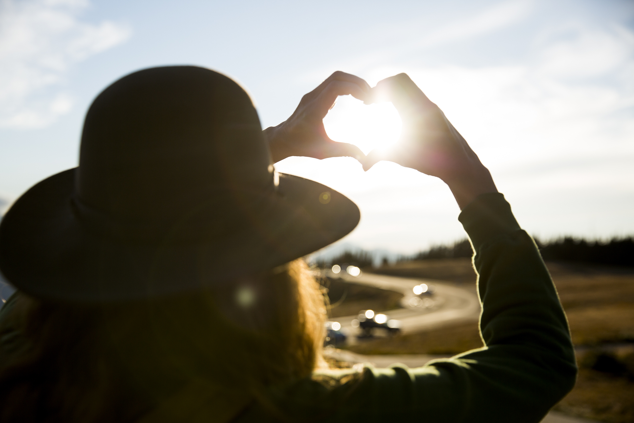爱情的旅程：充满欢笑、泪水和迷失，但终将找到你的归宿