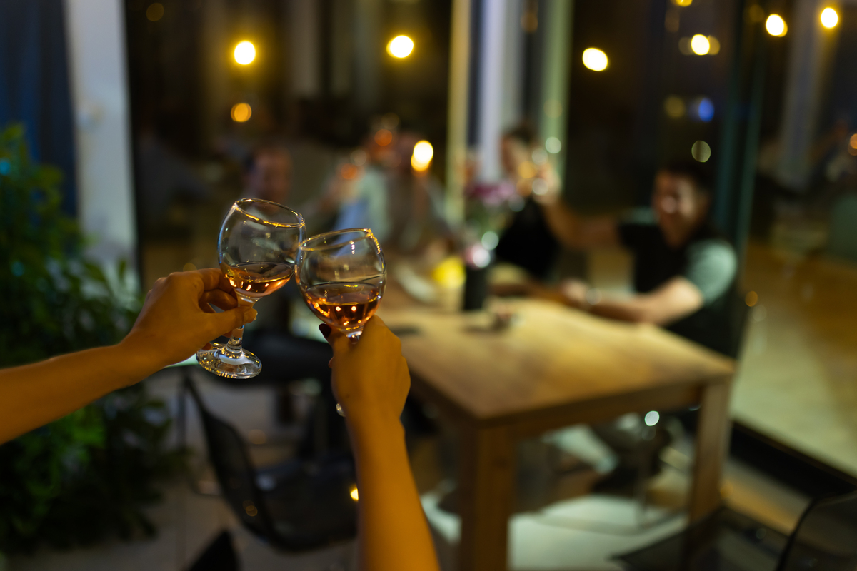 酒吧解忧的文案