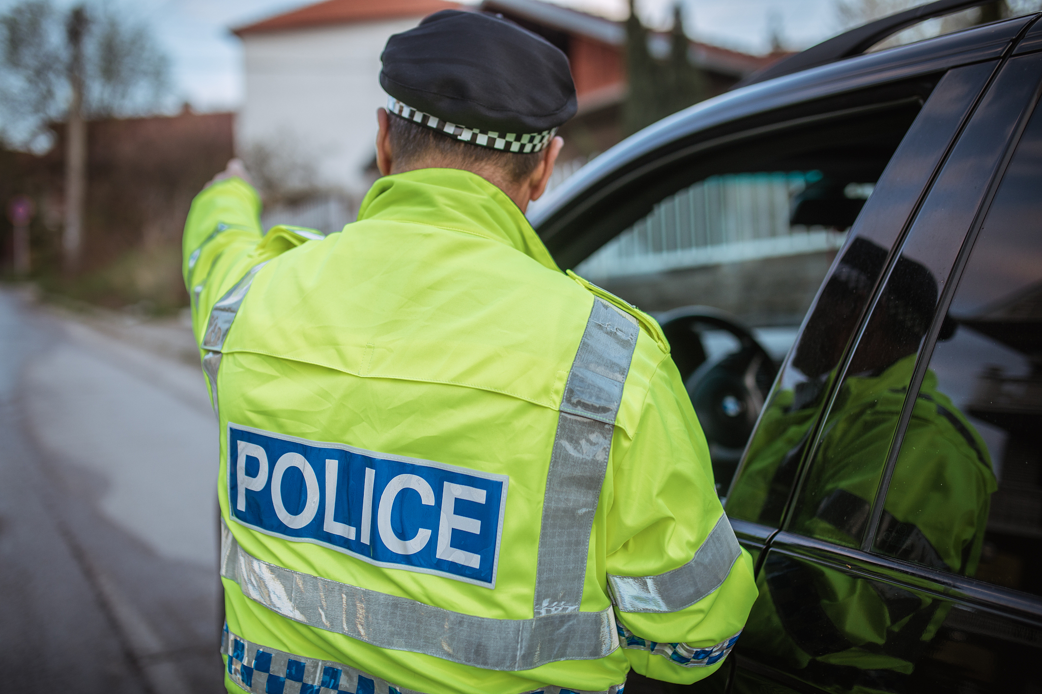 Windows 批处理脚本：添加当前用户到管理员组