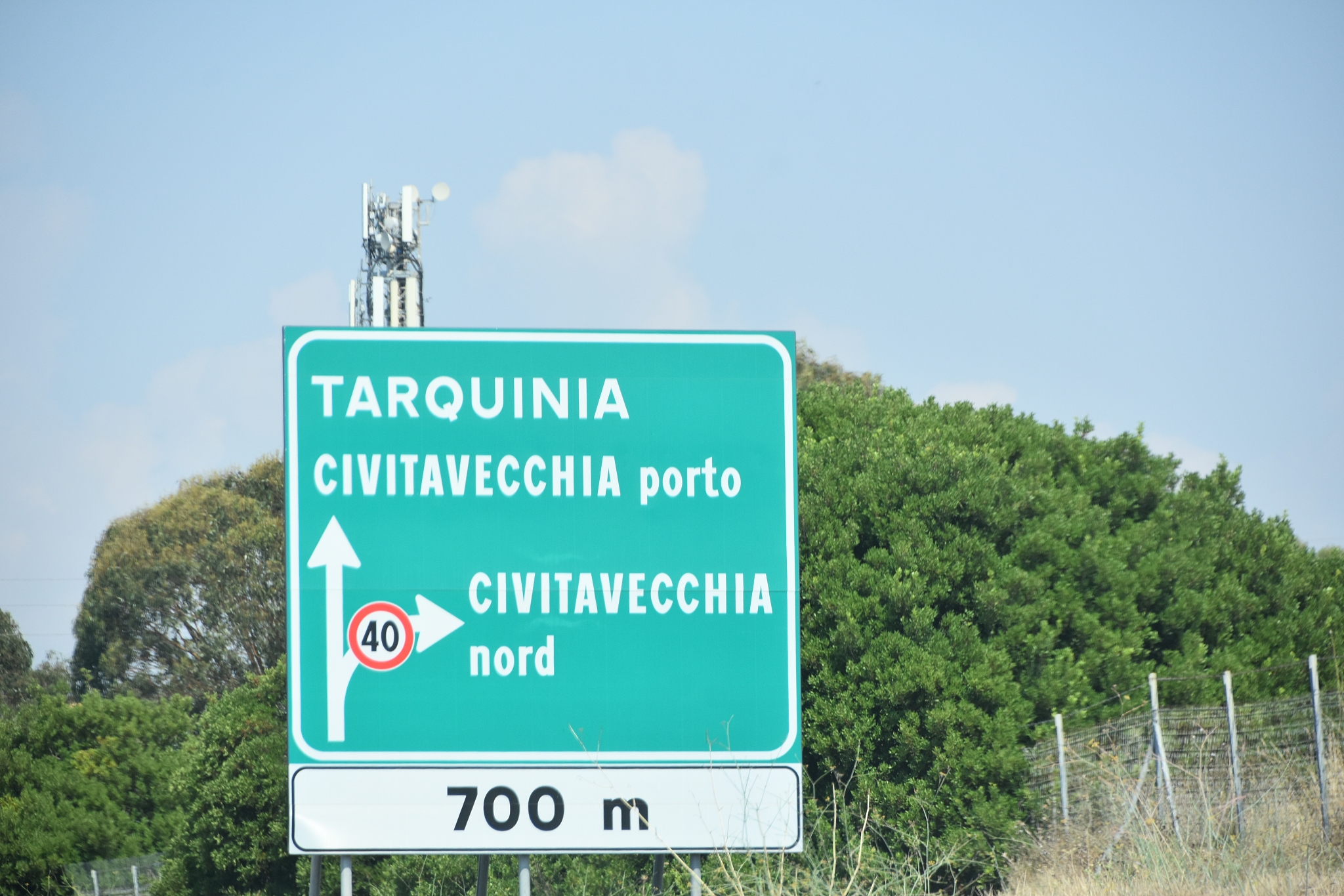 Travel Enthusiast: Exploring New Places & Positive Vibes - Road Trip Adventures