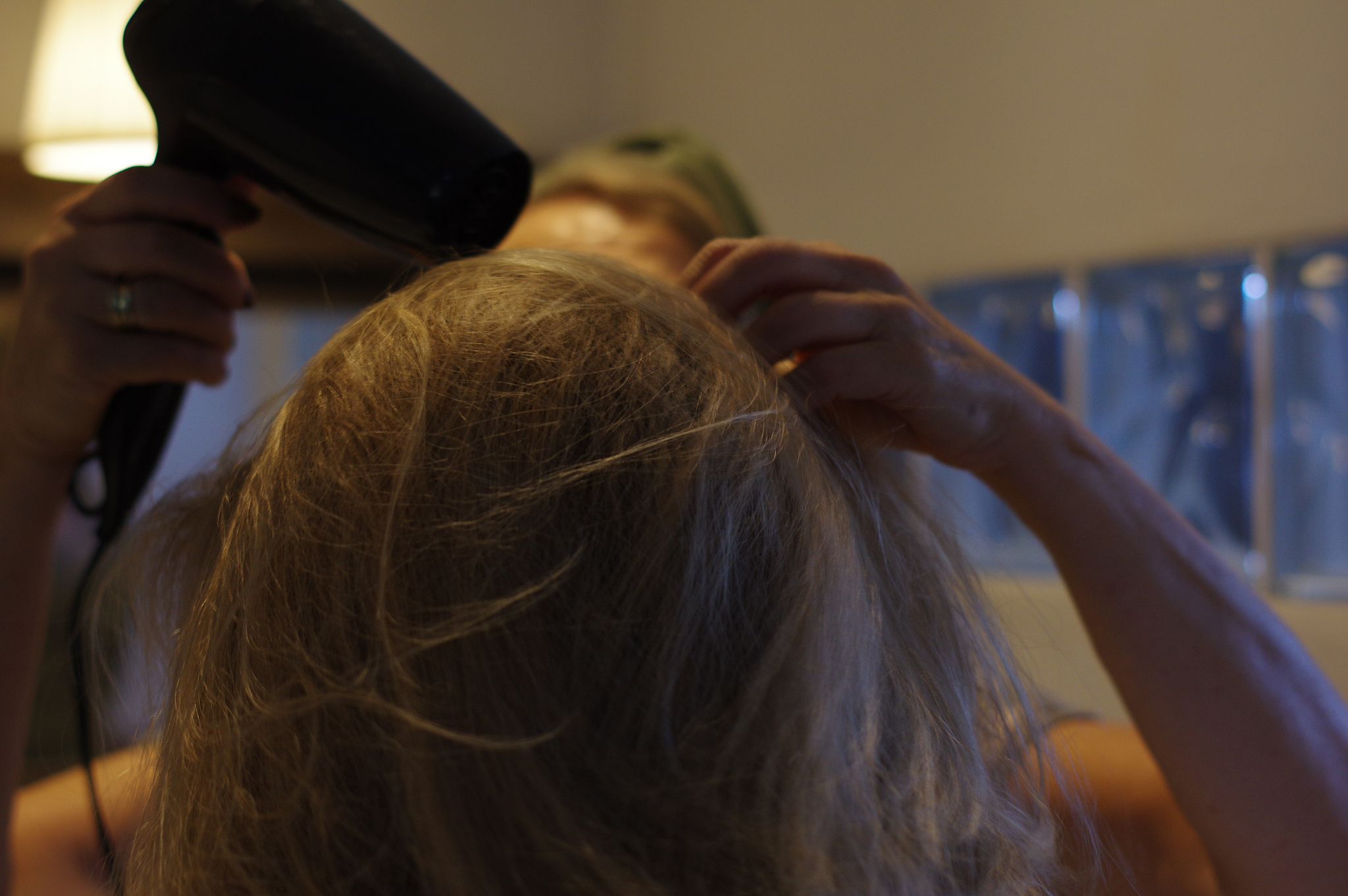 养发馆体验：舒适、专业、效果显著，强烈推荐！