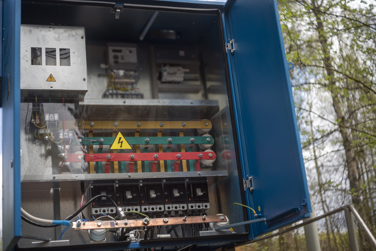 变压器低压逆相序调整后，互感器线是否需要调整？