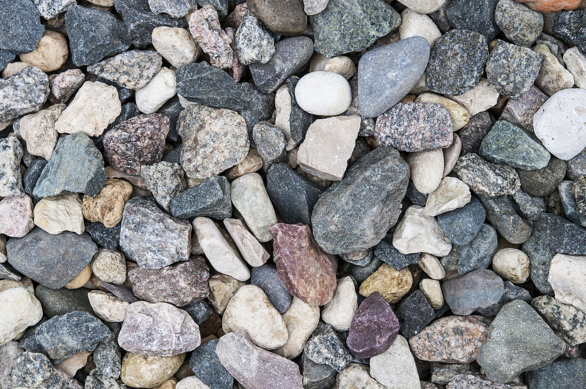 在《原神》中如何通过使用最少的原石获取自己想要的角色