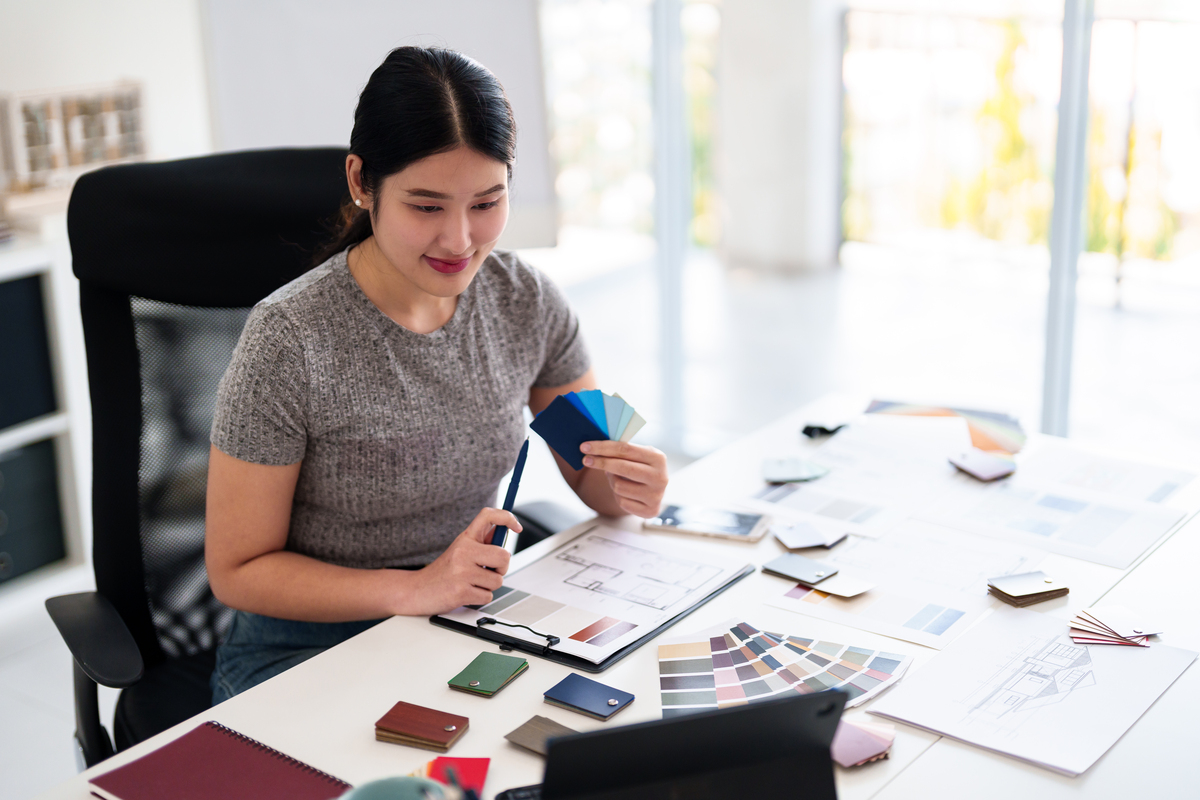 高龄平面设计师失业怎么办？经验丰富的职业经理人给出详细建议