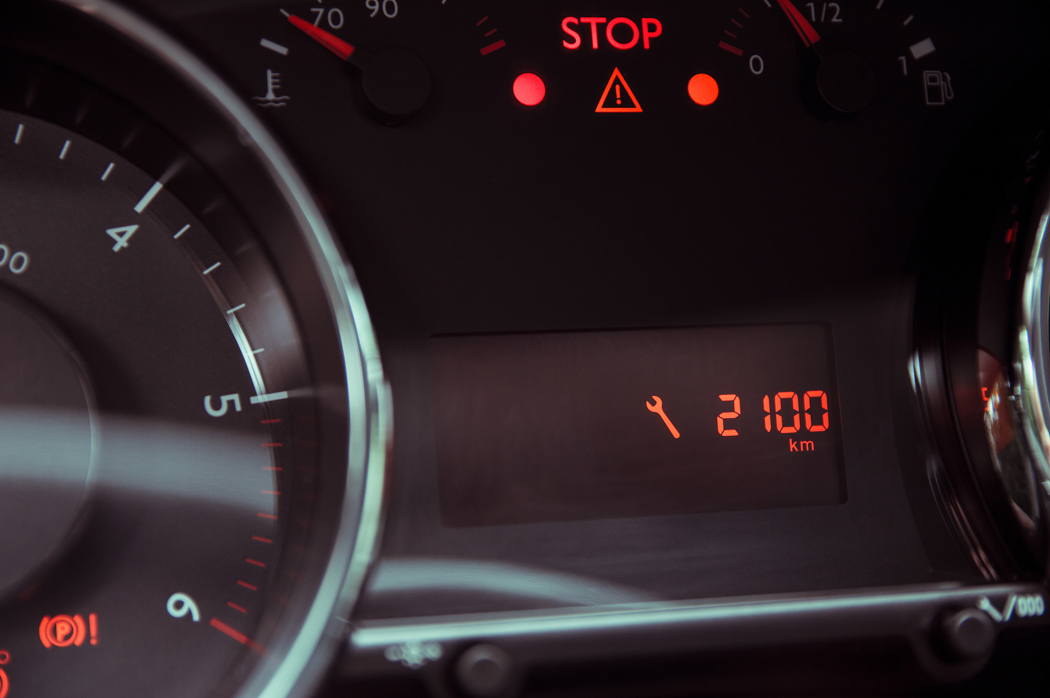 information about the approaching service on the car dashboard