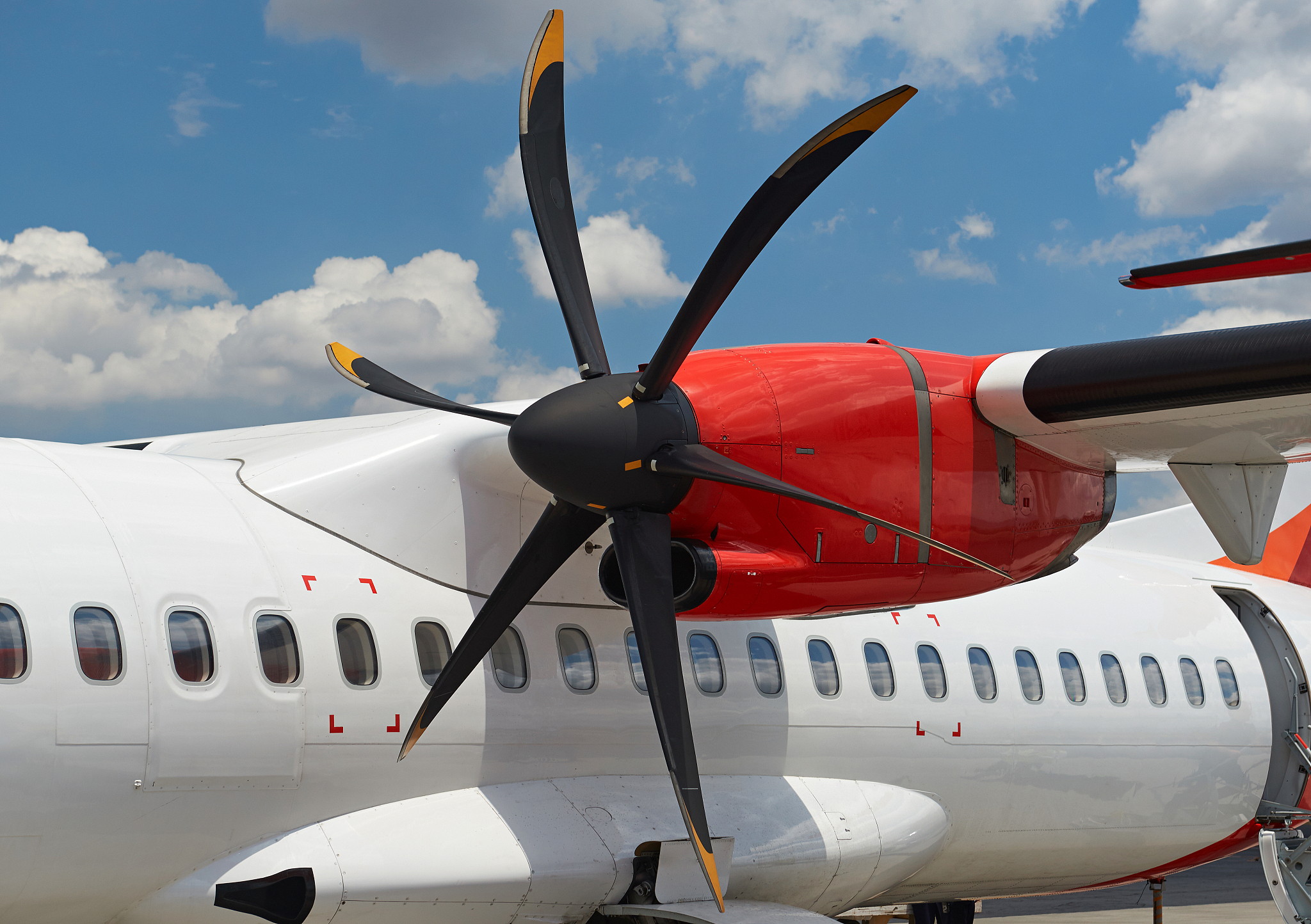 成都翔飞航空职业技术学校联系电话