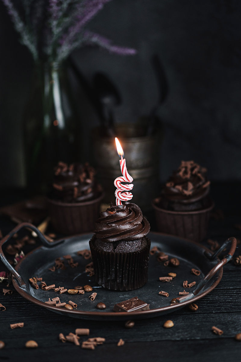 生日的悲伤：翻开他的手机，满是对我的爱