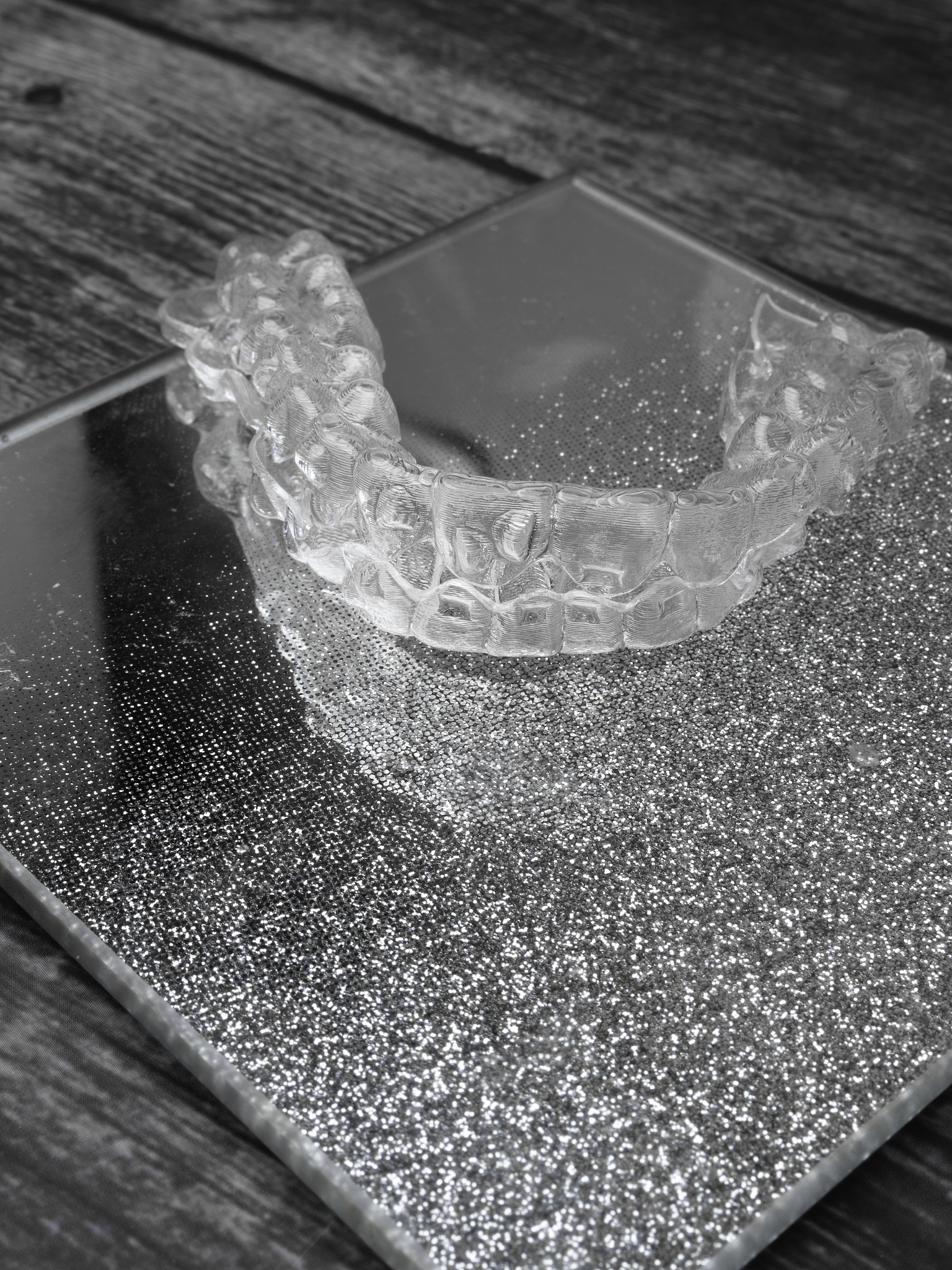 你知道使用环氧树脂提升超疏水涂层耐磨性的方法吗