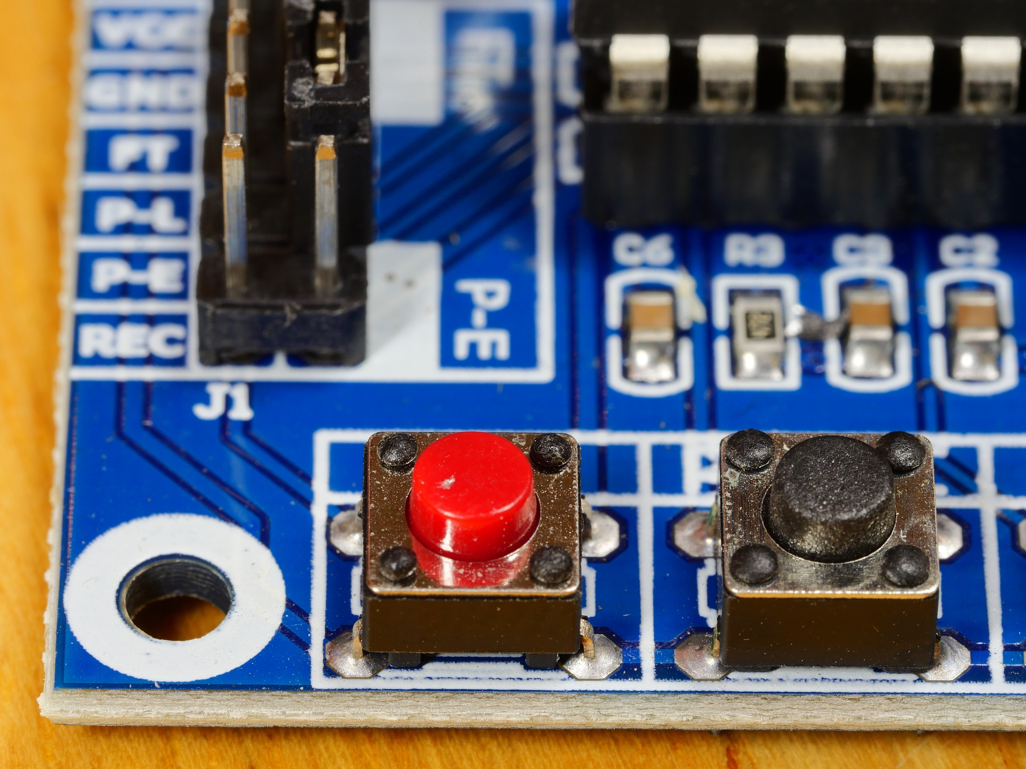 八位开关量模块设计：输入信号类型及非理想状态