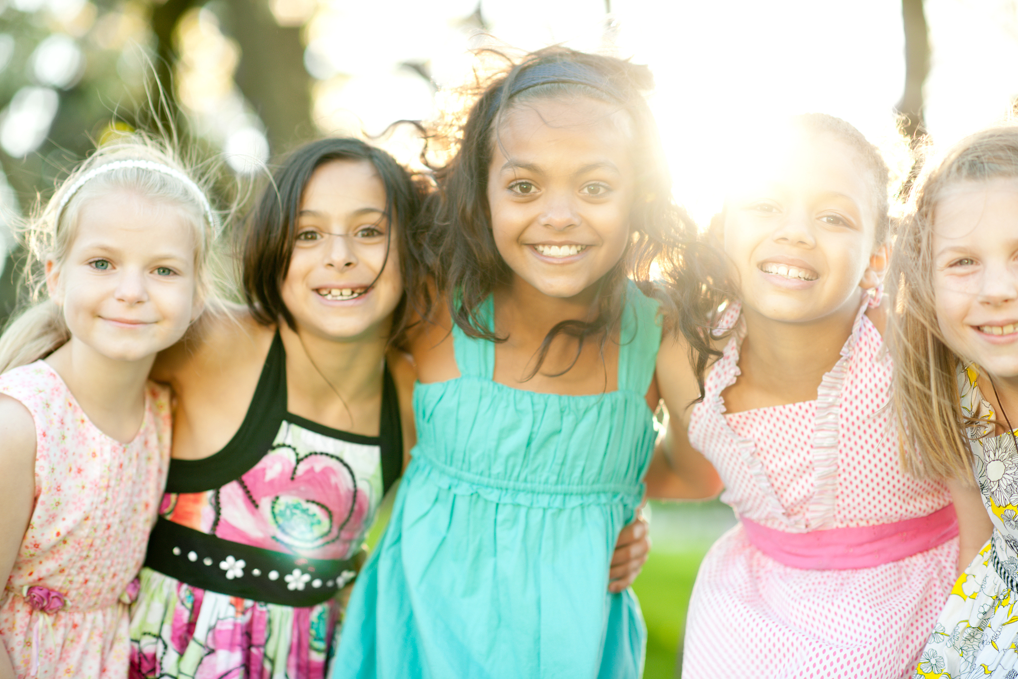 女孩：定义、特点及角色 - 了解女性孩子的成长历程