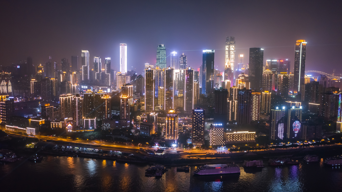 写一个重庆到上海的旅游攻略