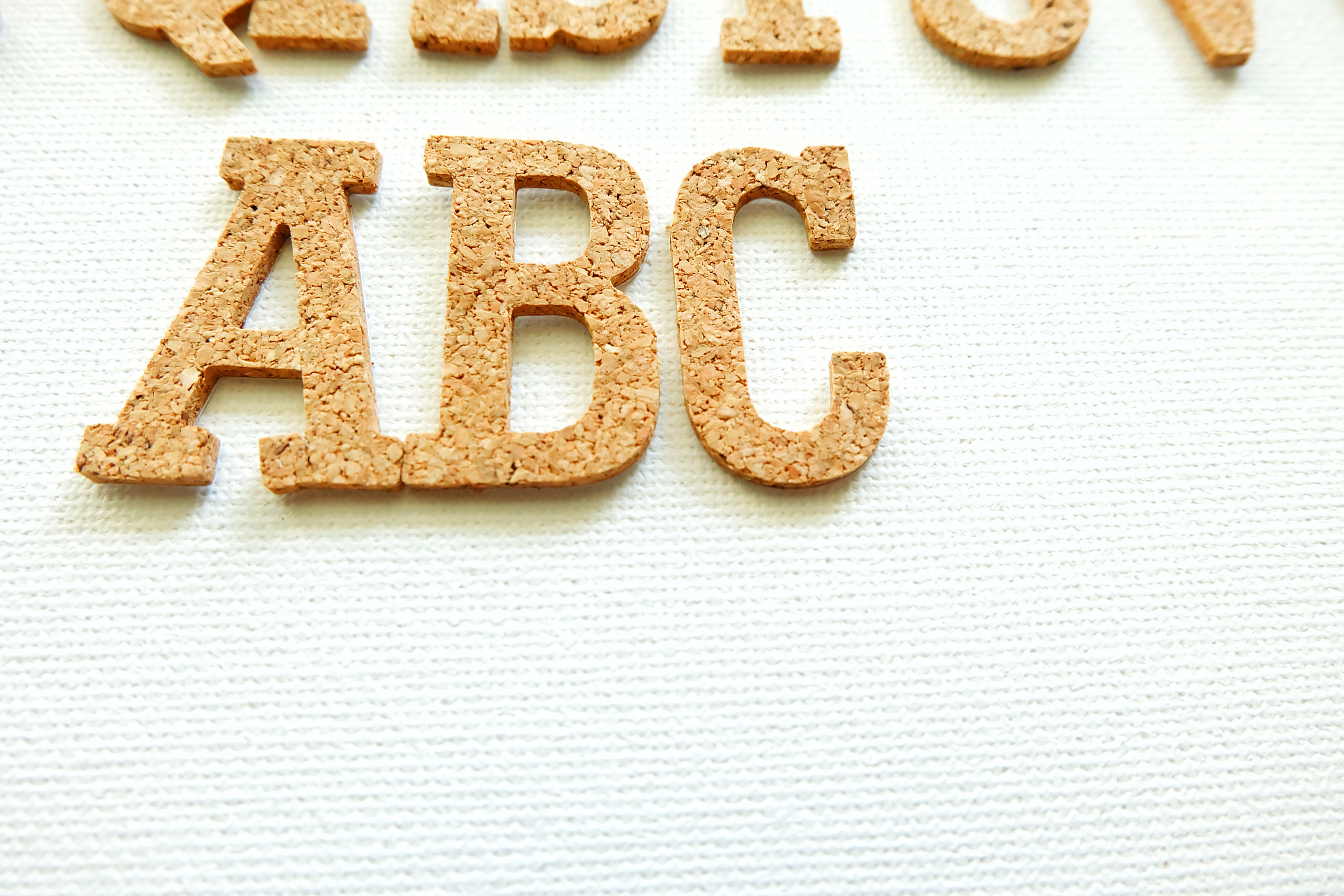 YTEGMB能组成什么单词？