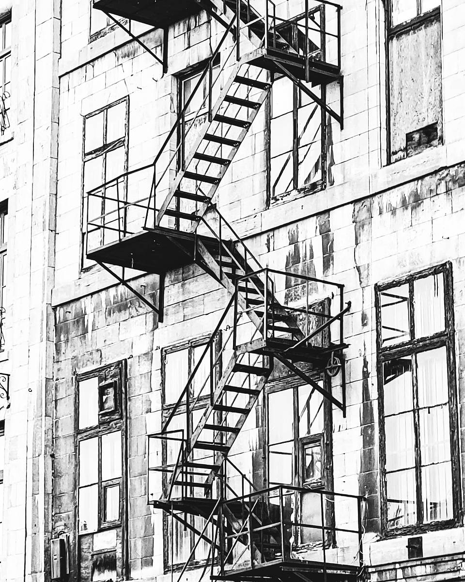 层高38米设置楼梯间进深35米宽35米三跑楼梯怎么设置