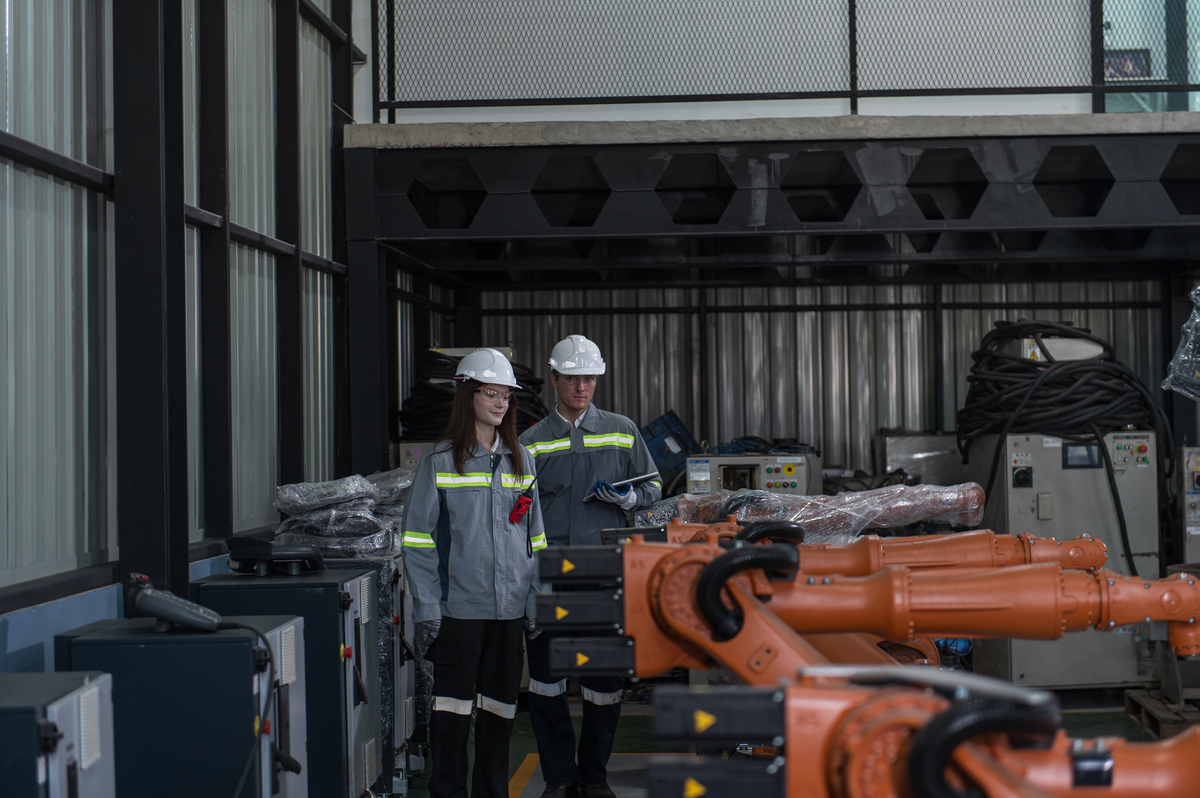 成都神钢技工学校2019+工程机械涂装技术专业招生 - 学习工程机械涂装技术的最佳选择