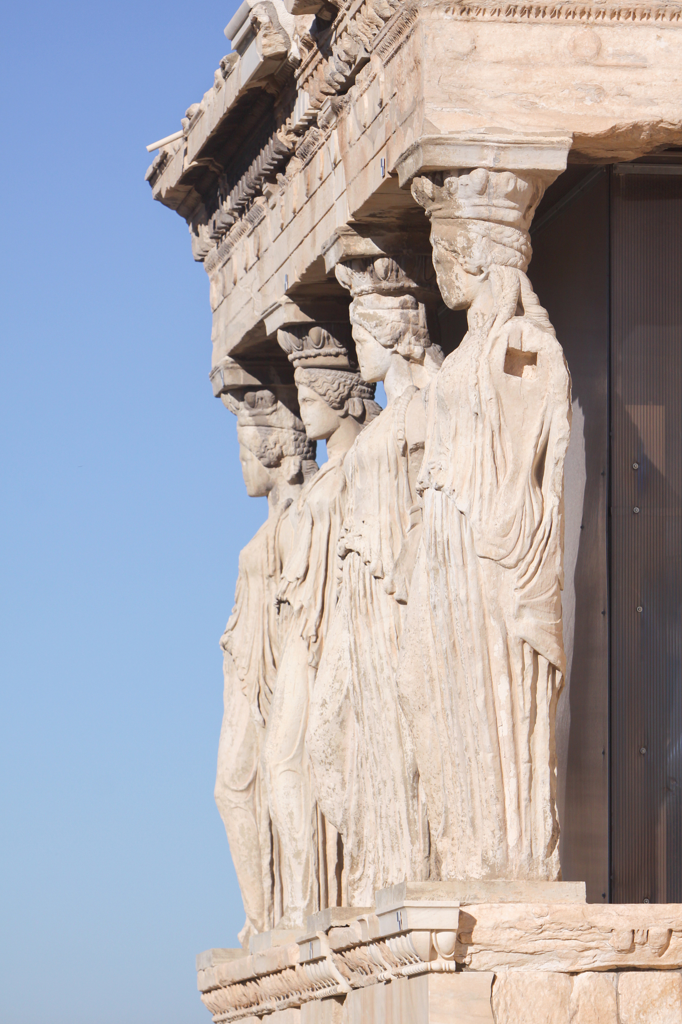 古希腊女像柱背后的社会观念解读