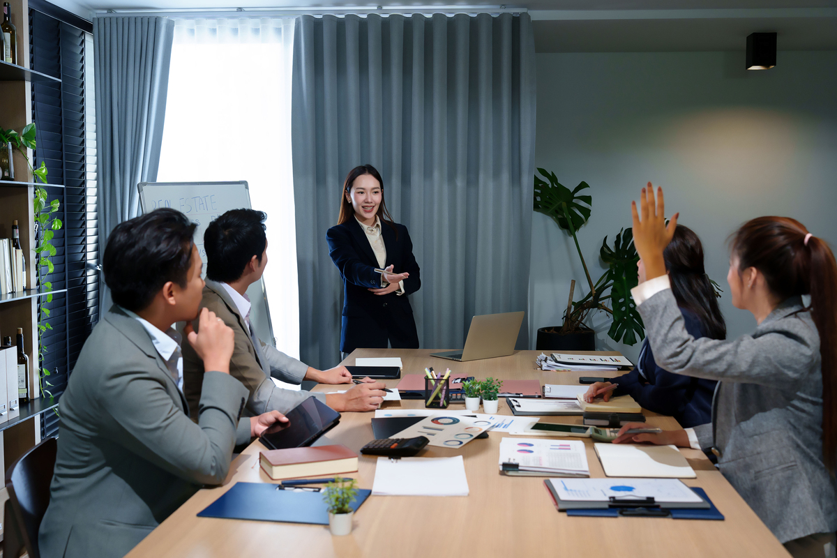 管理沟通倾听实例演员7人10分钟