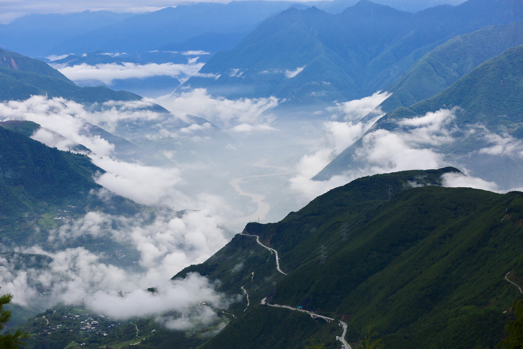 国道318名山区黑竹至雨城区多营段改建工程第一标段路基路面施工组织设计