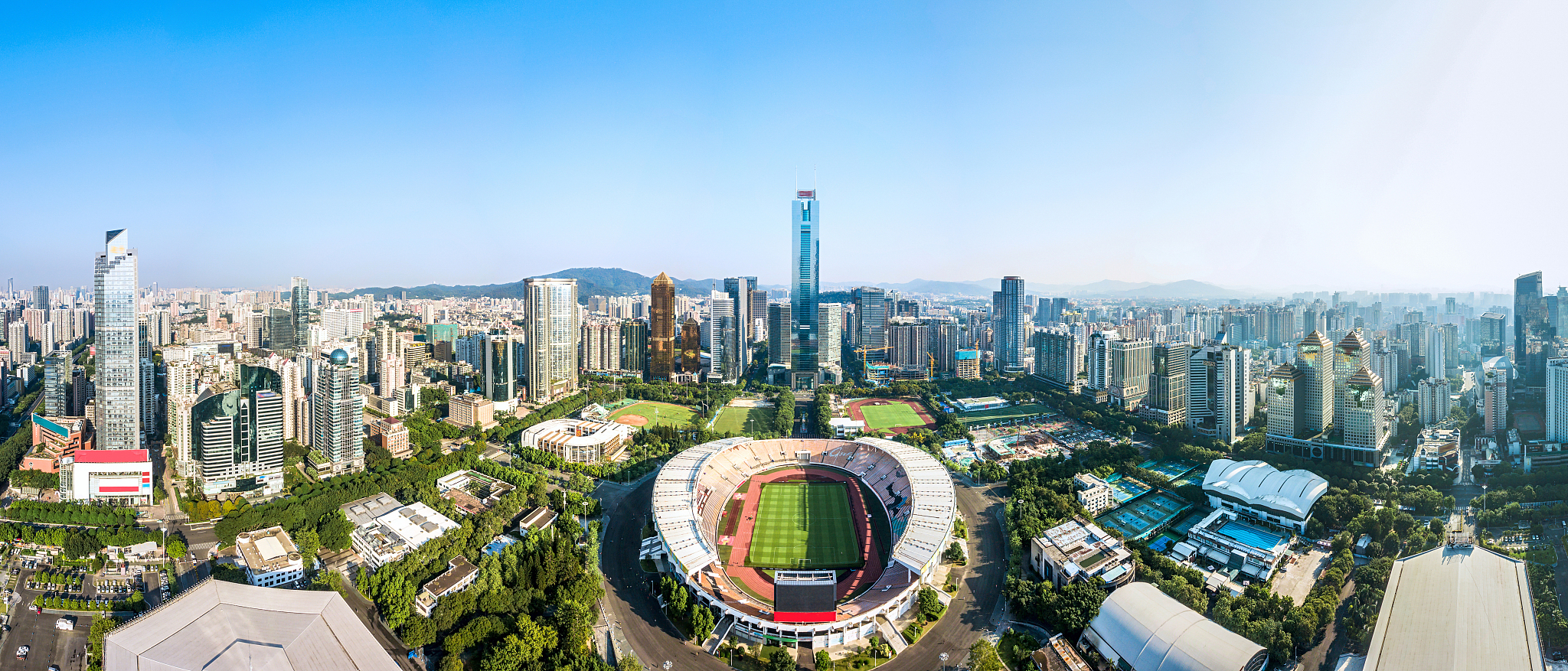 你是02年出生的女生老家广东佛山结合马克思主义谈谈从改革开放到中国特色社会主义进入新时代你眼中的家乡变化。