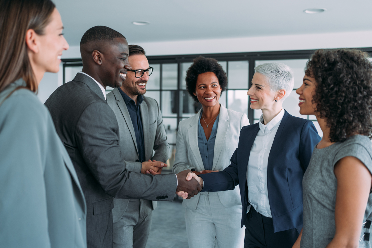 业内人士是什么意思？揭秘行业专家背后的力量