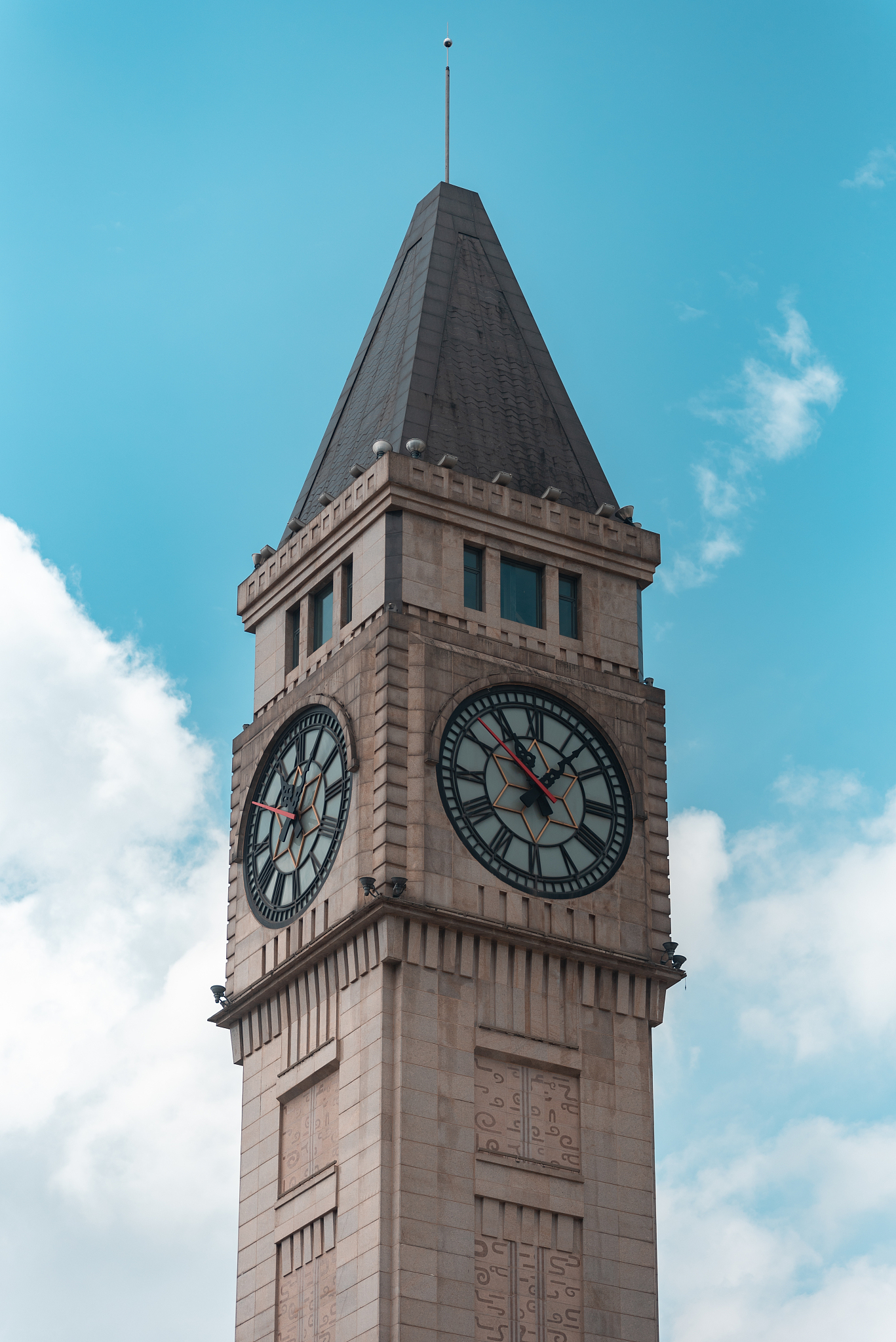 重庆电子工程职业学院工程造价专业好不好发展前景怎样