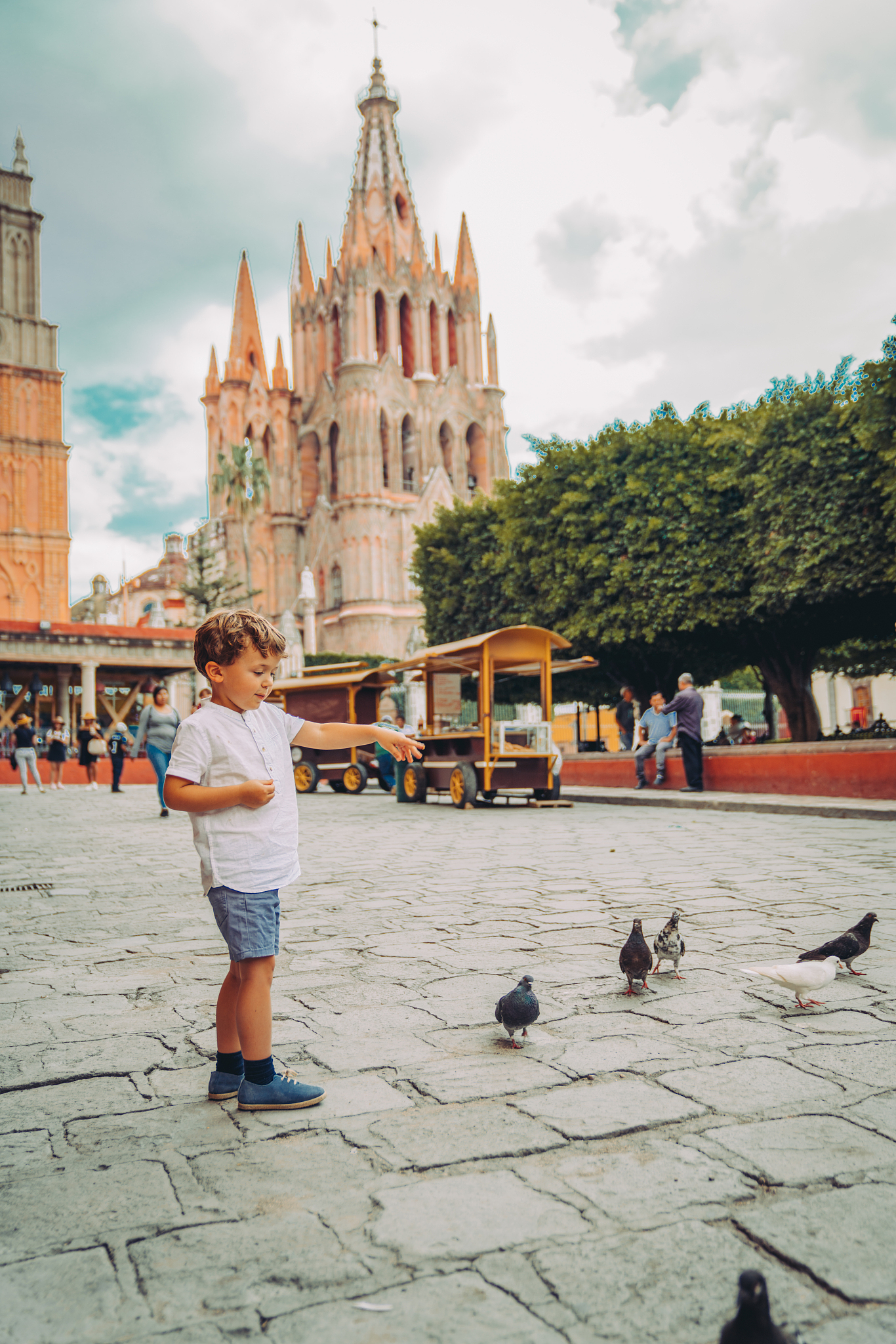family travelling in mexico