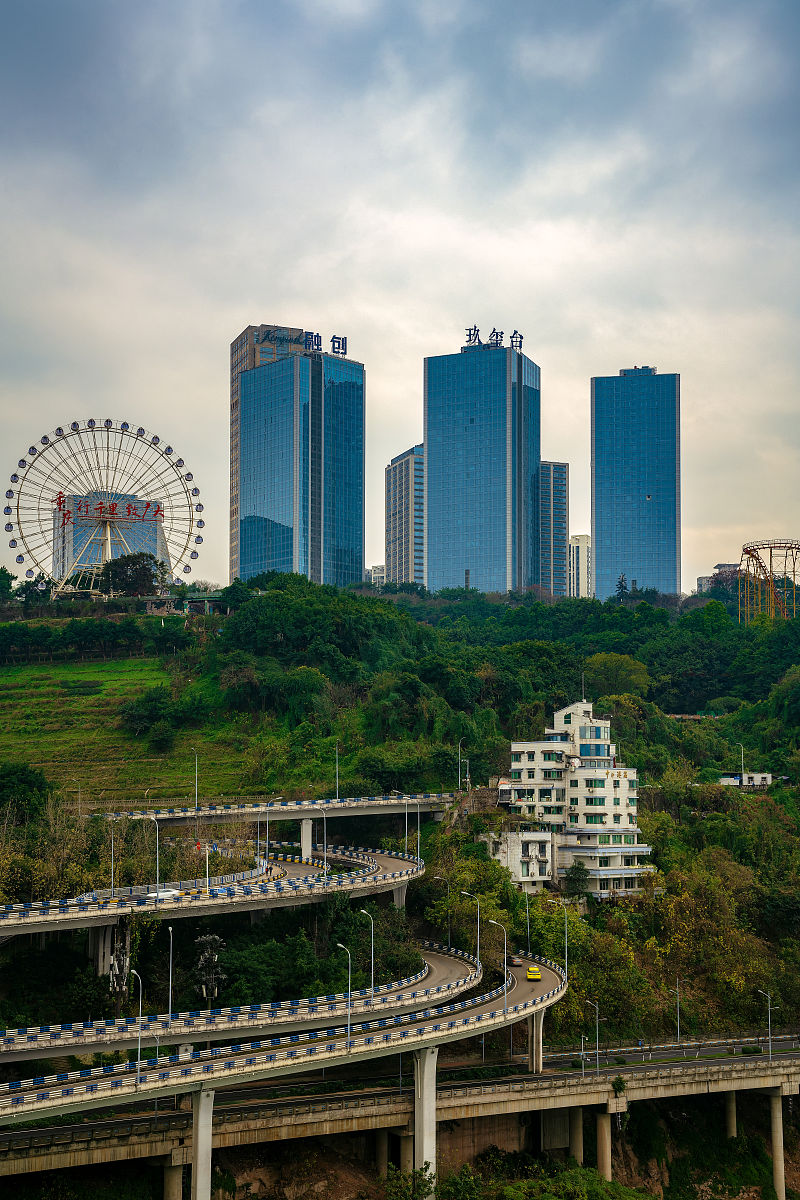 重庆工商学校招生办电话是多少