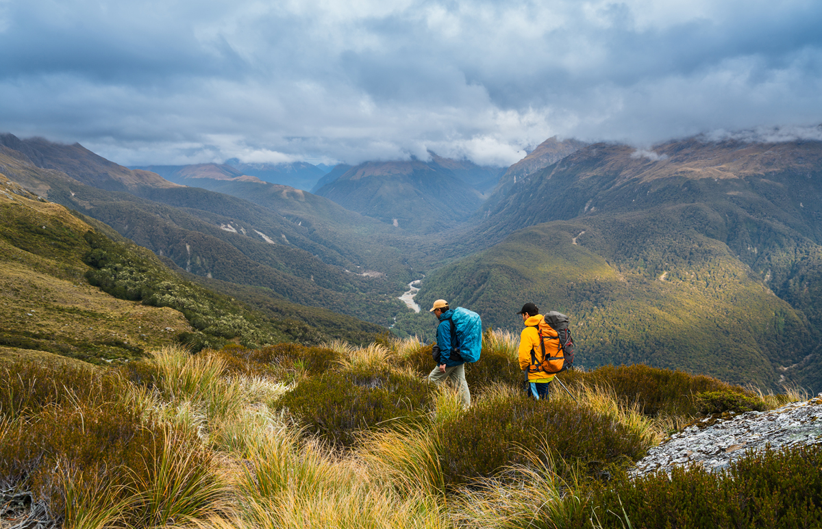 徒步旅游不满足于城市漫步徒步强度挑战升级
