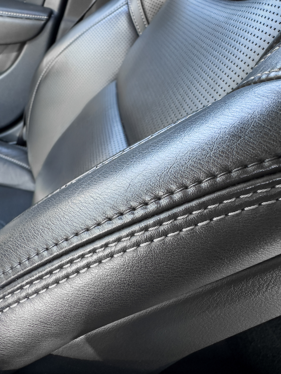 灯芯绒面料应用领域：服装、家居、汽车内饰等