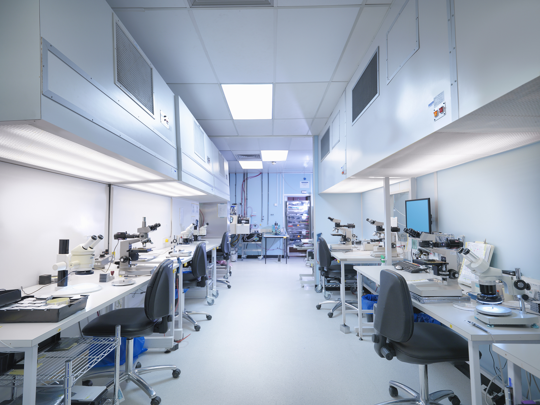白色实验室设计：功能分区，纯净科研环境