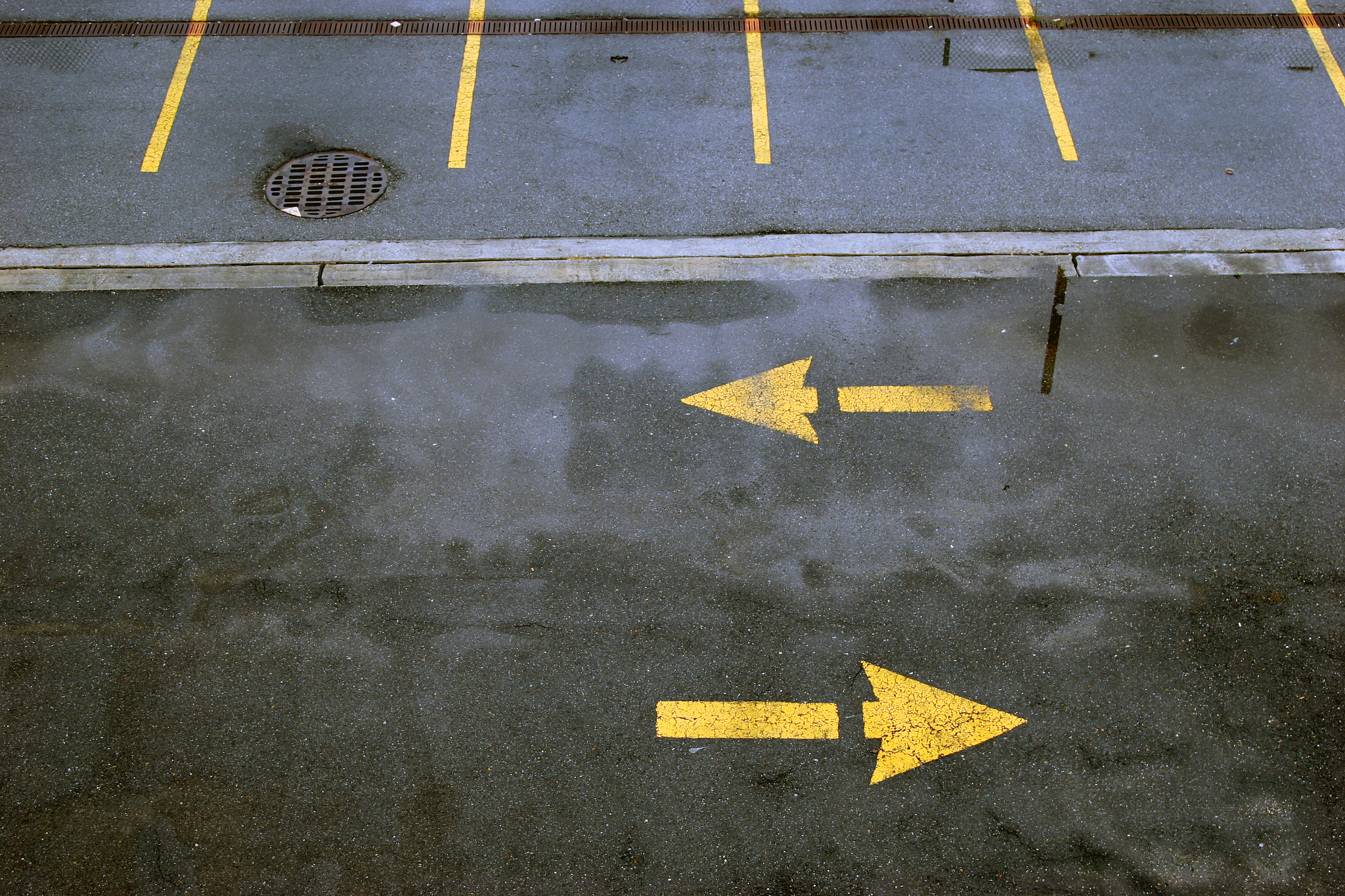 宜宾县高场职业中学校2021年招生专业介绍：机械制造、电子信息、建筑工程等