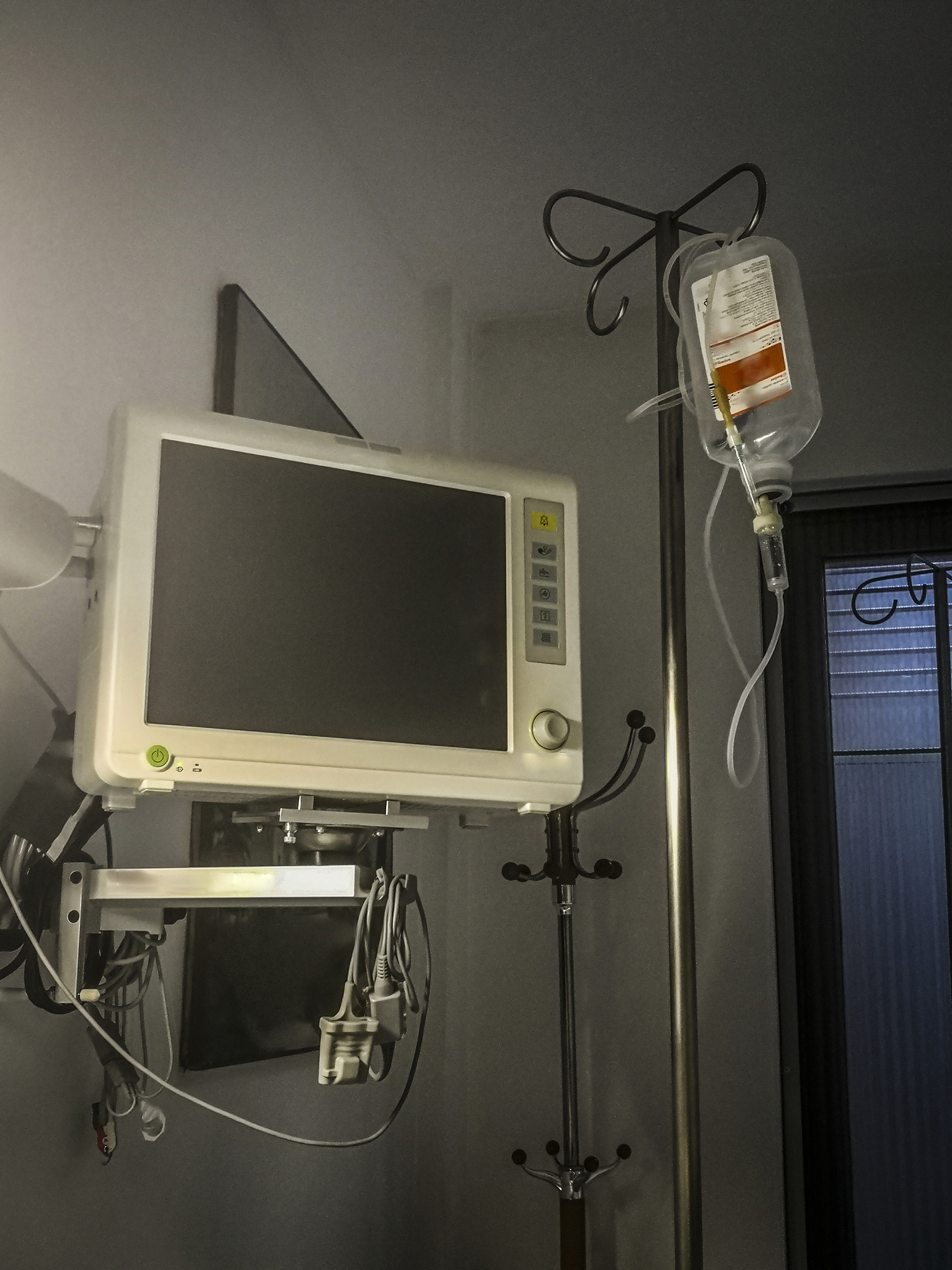 无线遥控点滴输液控制器设计：硬件和软件架构解析