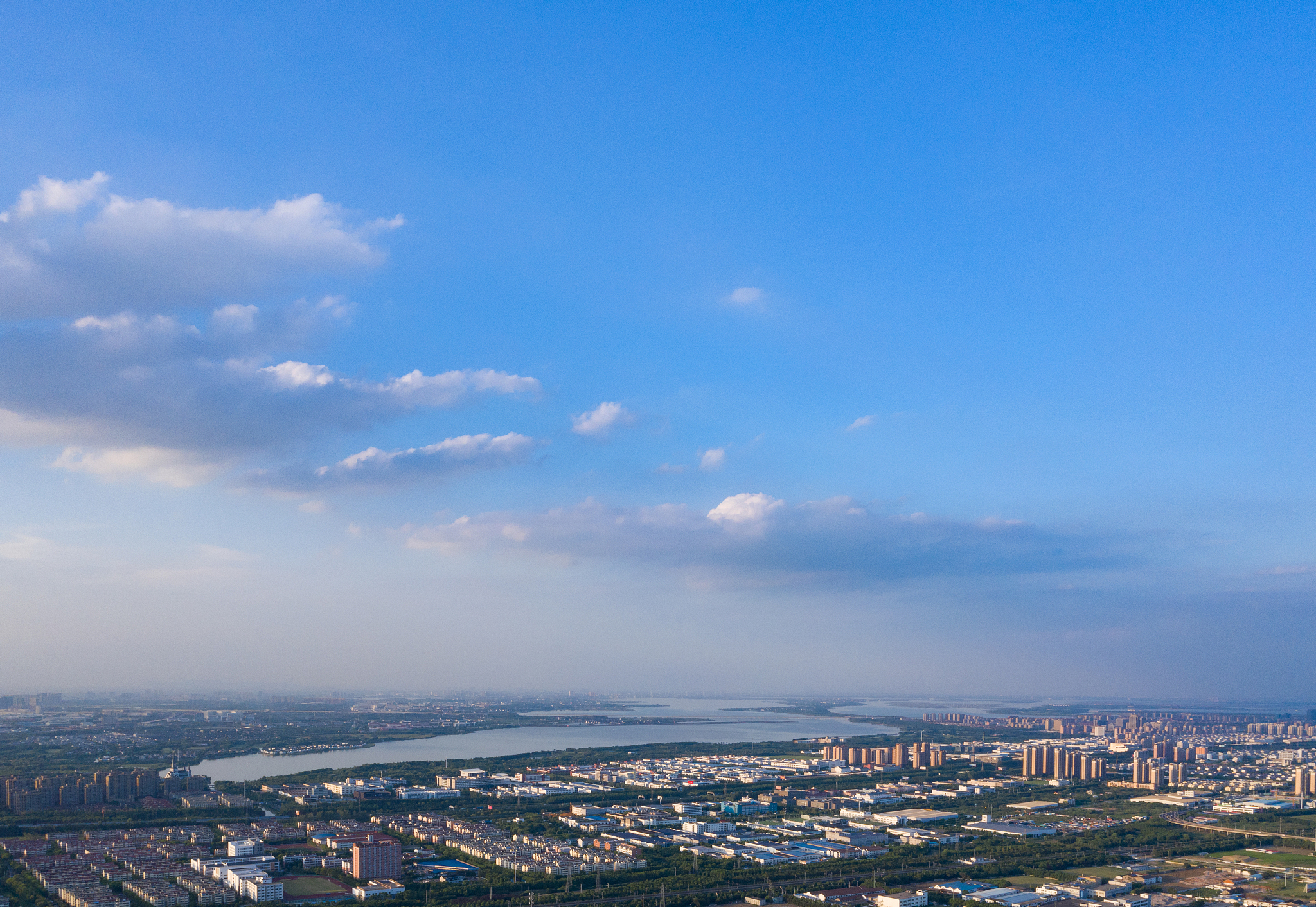 航拍现代城市建筑风光