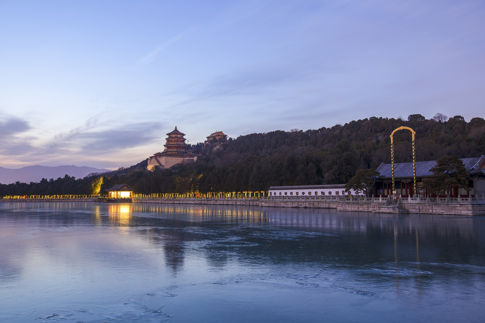 写一首表达兴奋情绪的中文蓝调歌曲歌曲表达的主题为自然歌词结构为verse1、verse2、chorus1、chorus2、verse3、verse4、chorus3、chorus4并确保chorus1、chorus2、chorus3、chorus4、verse5、Pre-Chorus2、chorus5、Bridge2、歌词不重复每段歌词结尾使用中文aiwai类似发音的韵脚押韵歌曲主题、歌曲名、歌词