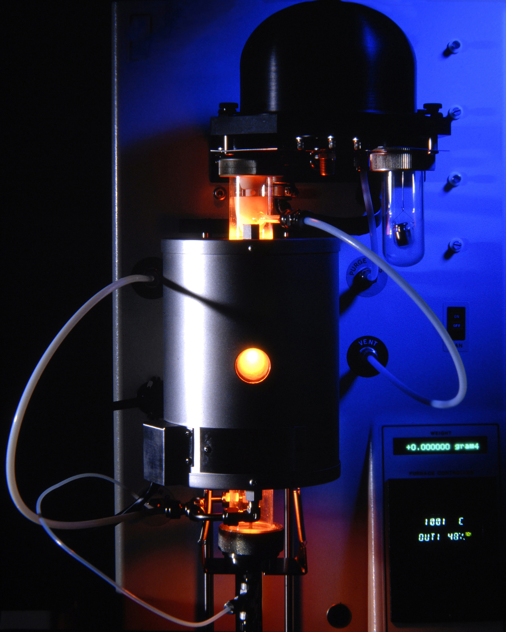 光学共振腔法：原理、应用及未来发展