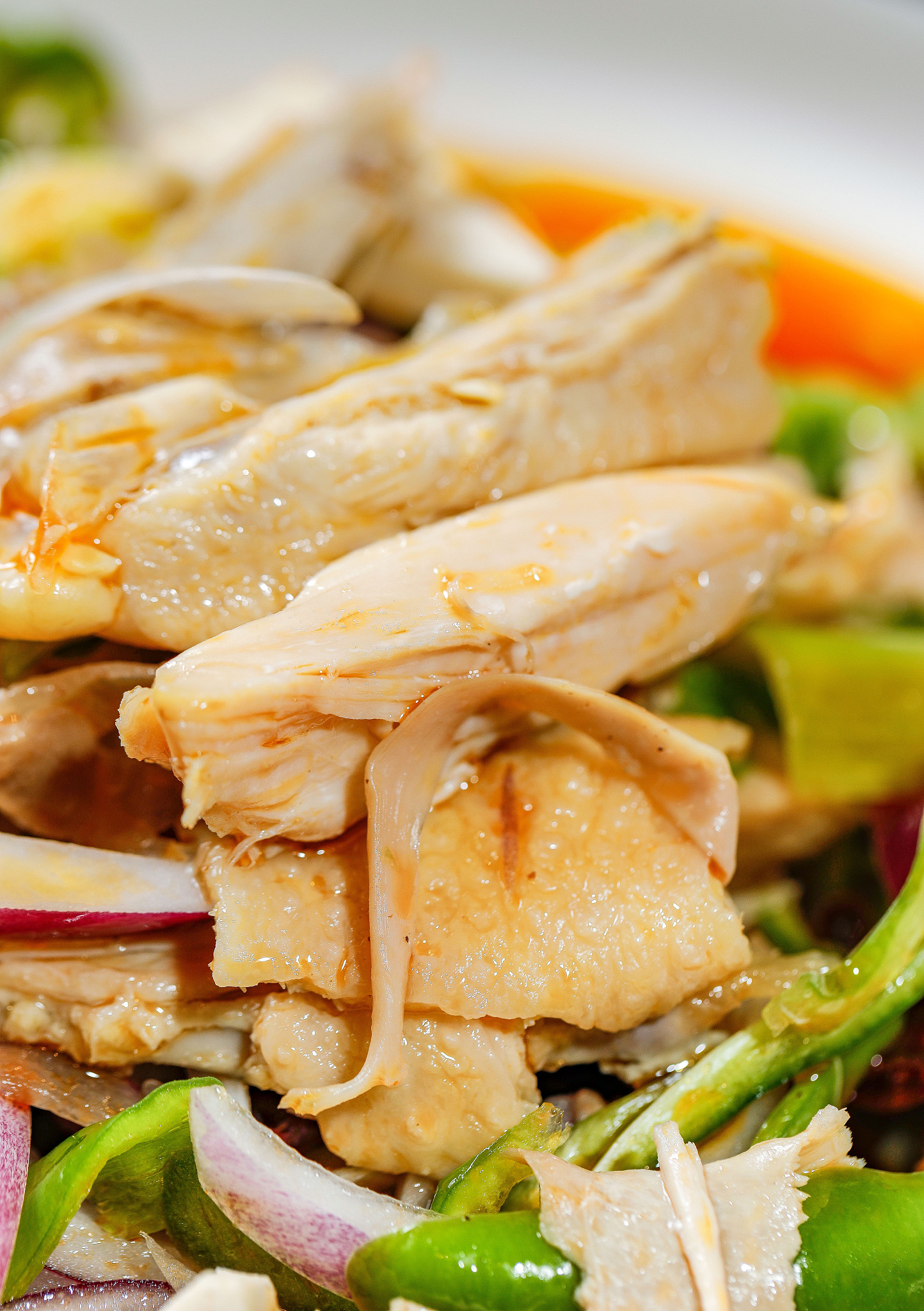 摆脱水煮鸡胸肉的乏味！低卡柠檬手撕鸡，酸爽开胃，让你连吃一周都停不下来！