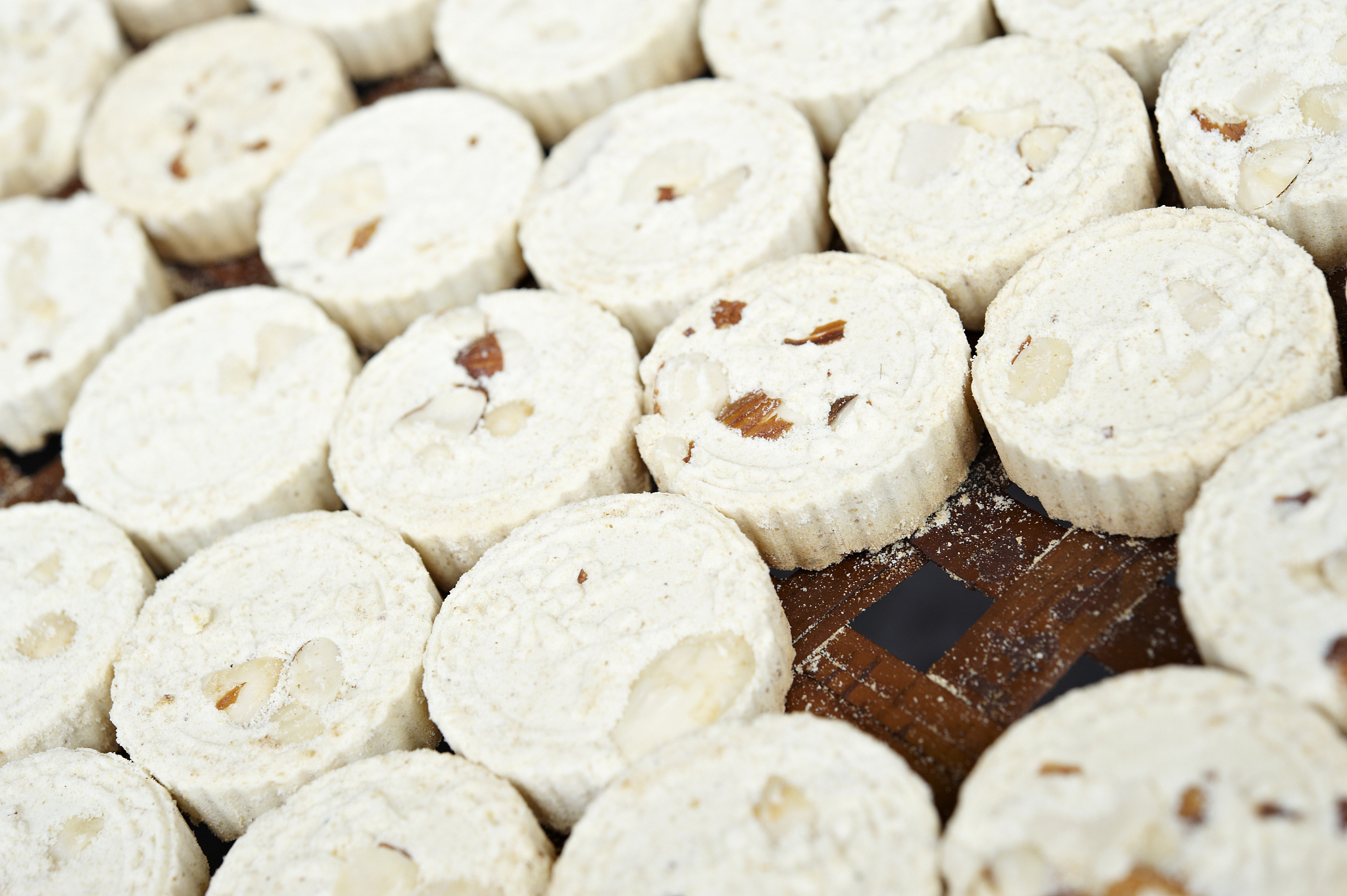 在澳門有什麼工作是適合我的，我是澳門本地人，我目前就讀於澳門大學歷史系大學學士學位，預計2025年畢業。