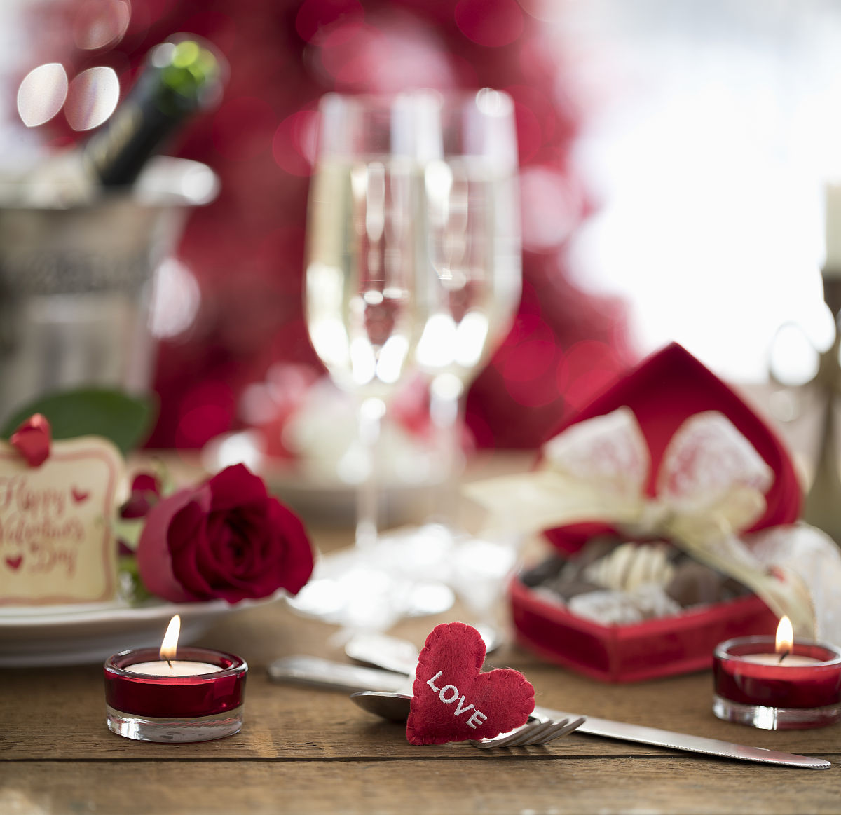 结婚的第一个结婚纪念日怎么过让老婆终生难忘？